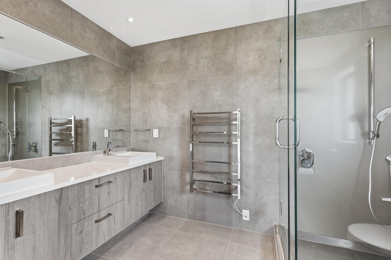 Private Luxury Living. — slide 25