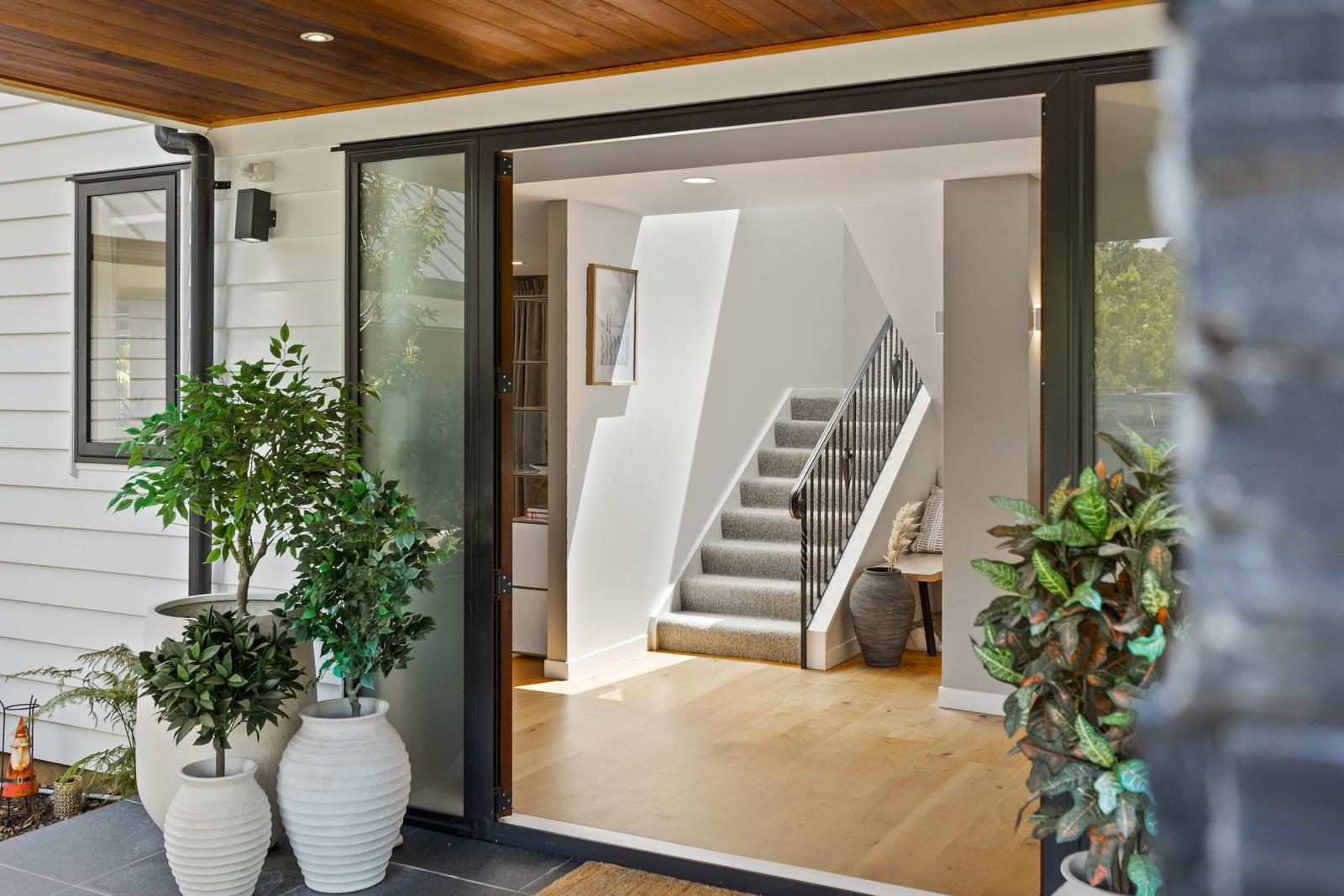 Private Luxury Living. — slide 7