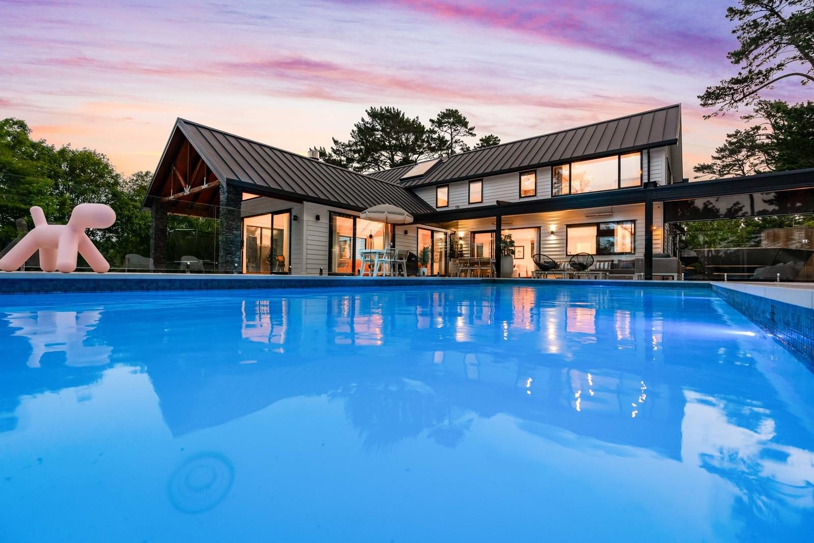Private Luxury Living. — slide 32