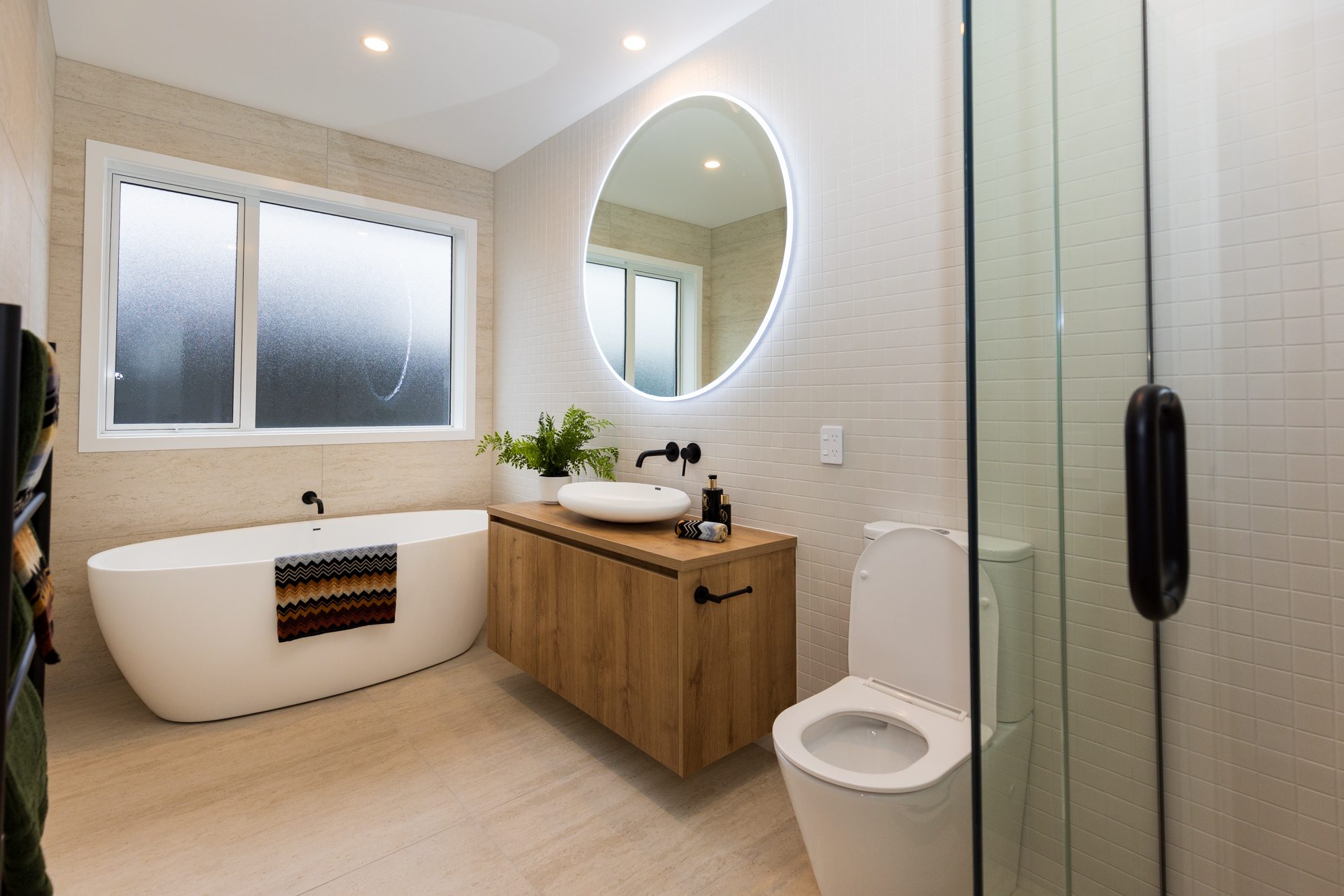 5 Bedroom Stunner with granny potential by SICATO — slide 8