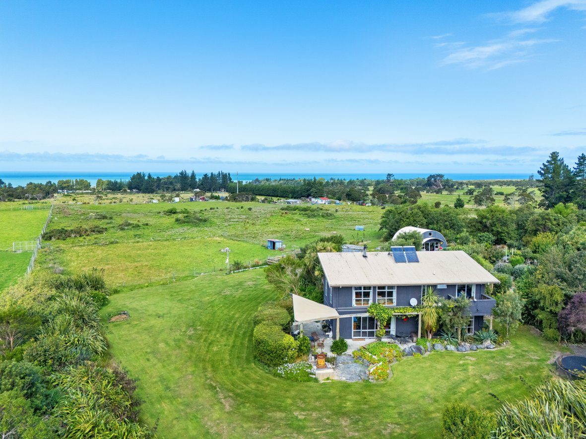 Off-Grid 1.8ha Sanctuary with Panoramic Views — slide 47