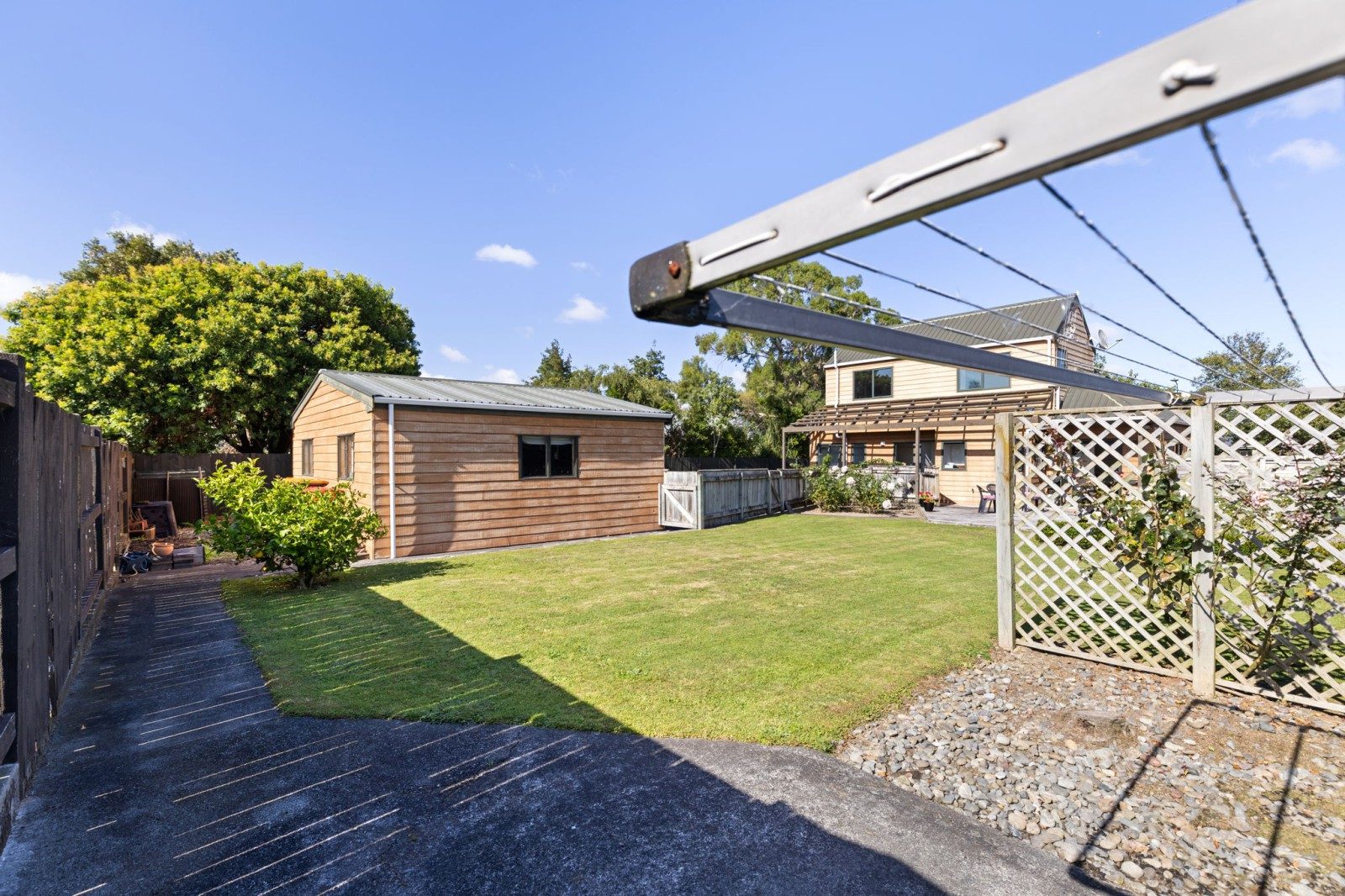 Sun soaked living in Kelvin Grove — slide 26