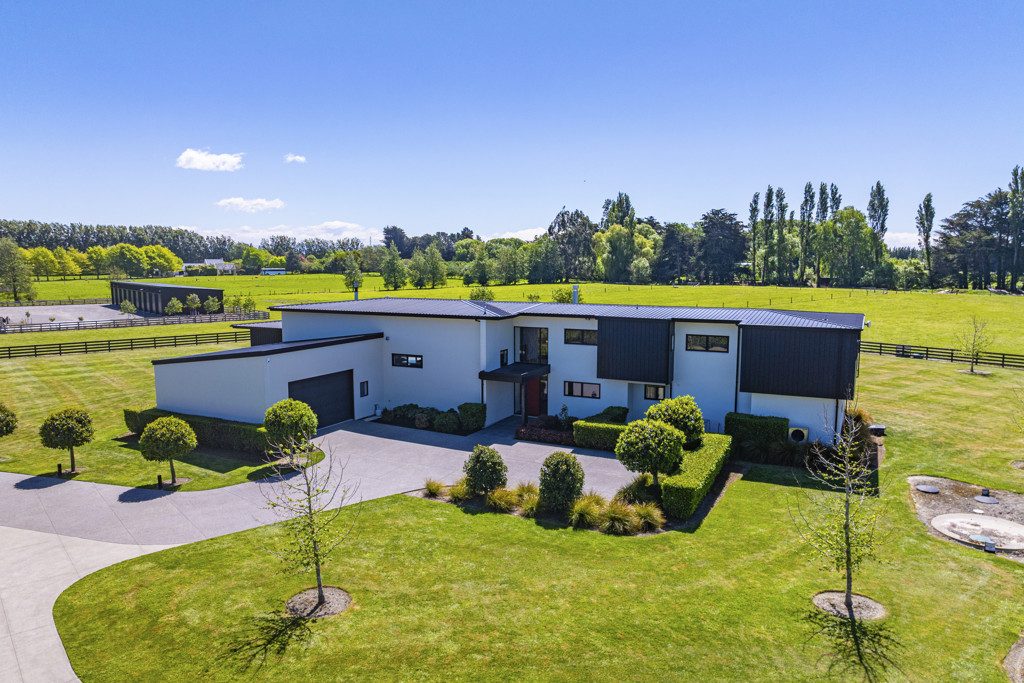 Prime Location, Unmatched Lifestyle, Endless Space — slide 31
