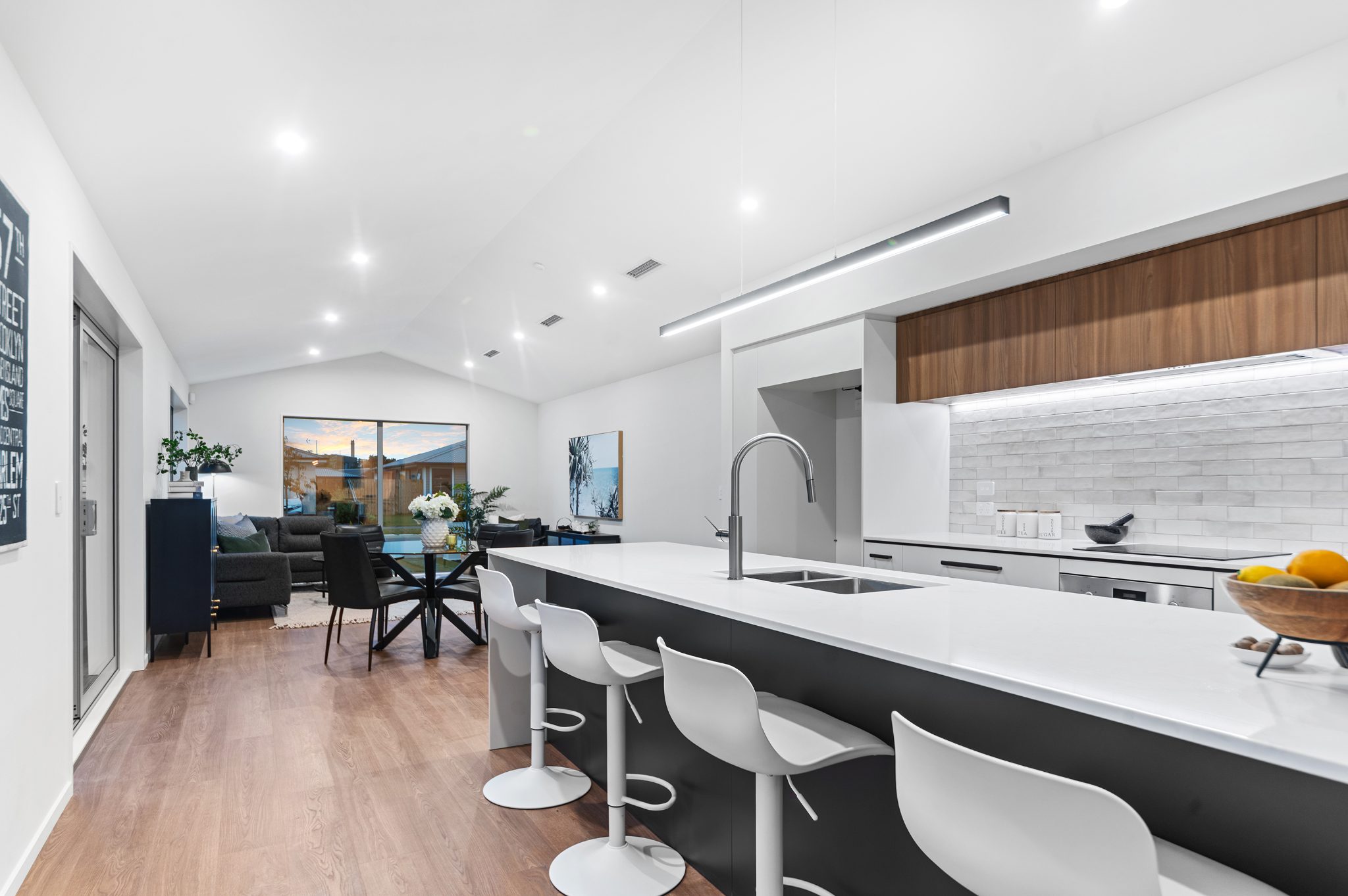 Modern Living Done Right! — slide 4