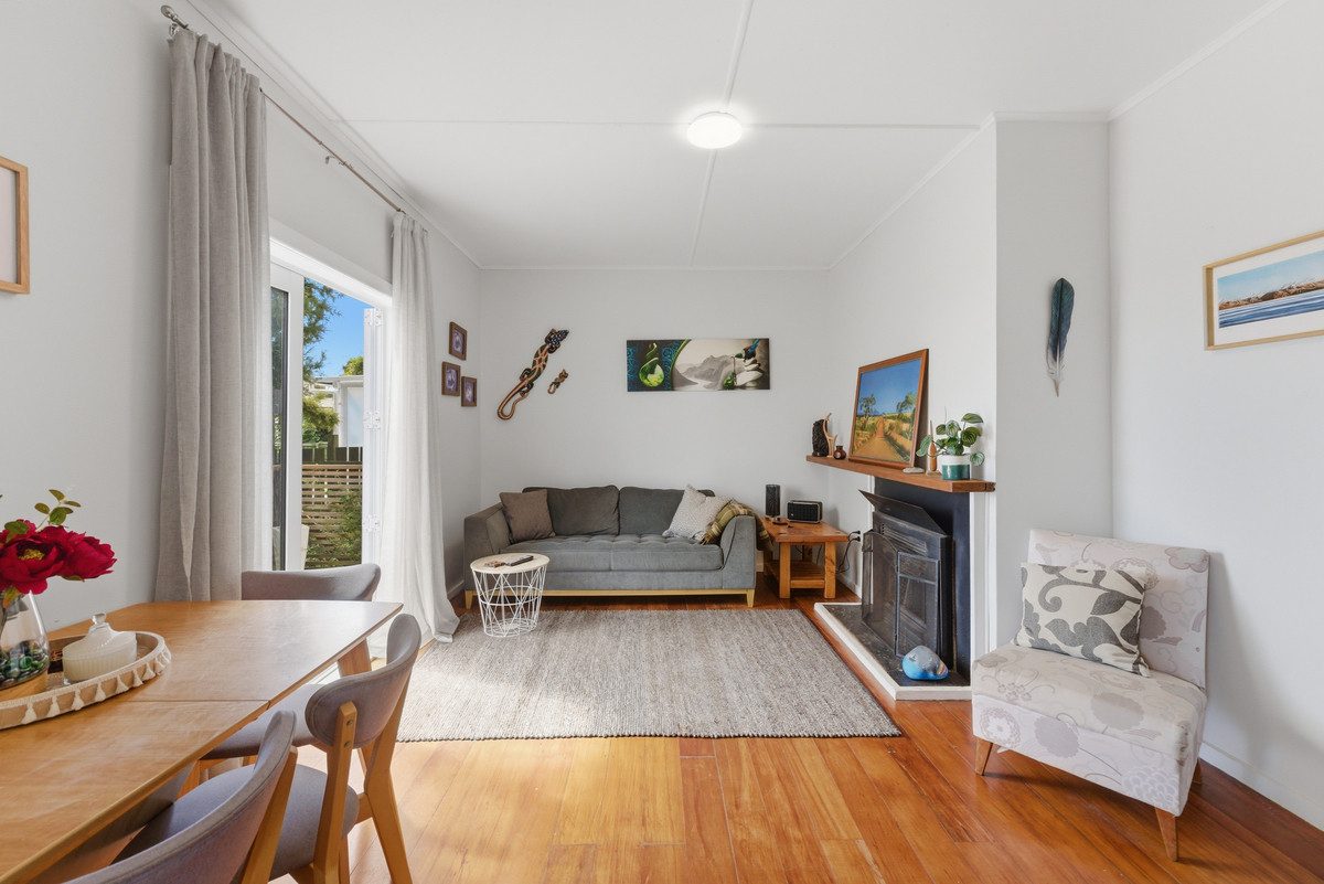 Classic Kiwi Living with a Front-Row Seat — slide 9