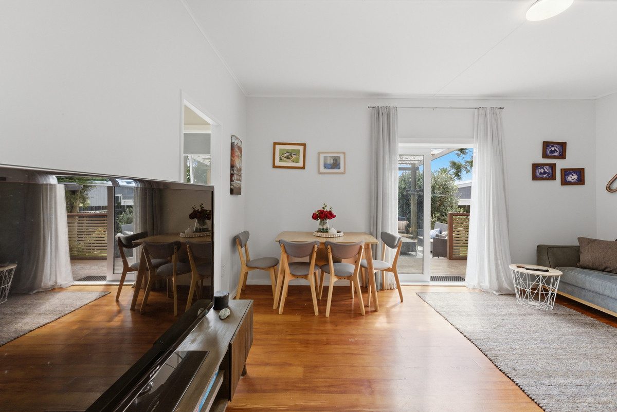Classic Kiwi Living with a Front-Row Seat — slide 8