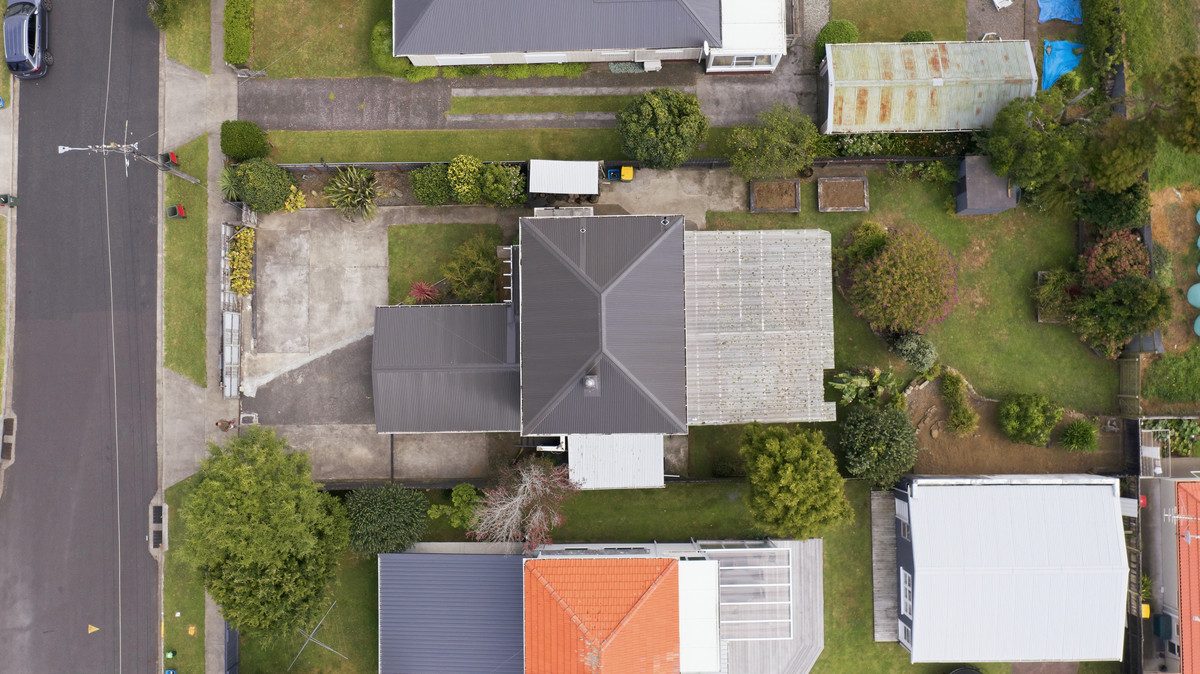 Classic Kiwi Living with a Front-Row Seat — slide 22