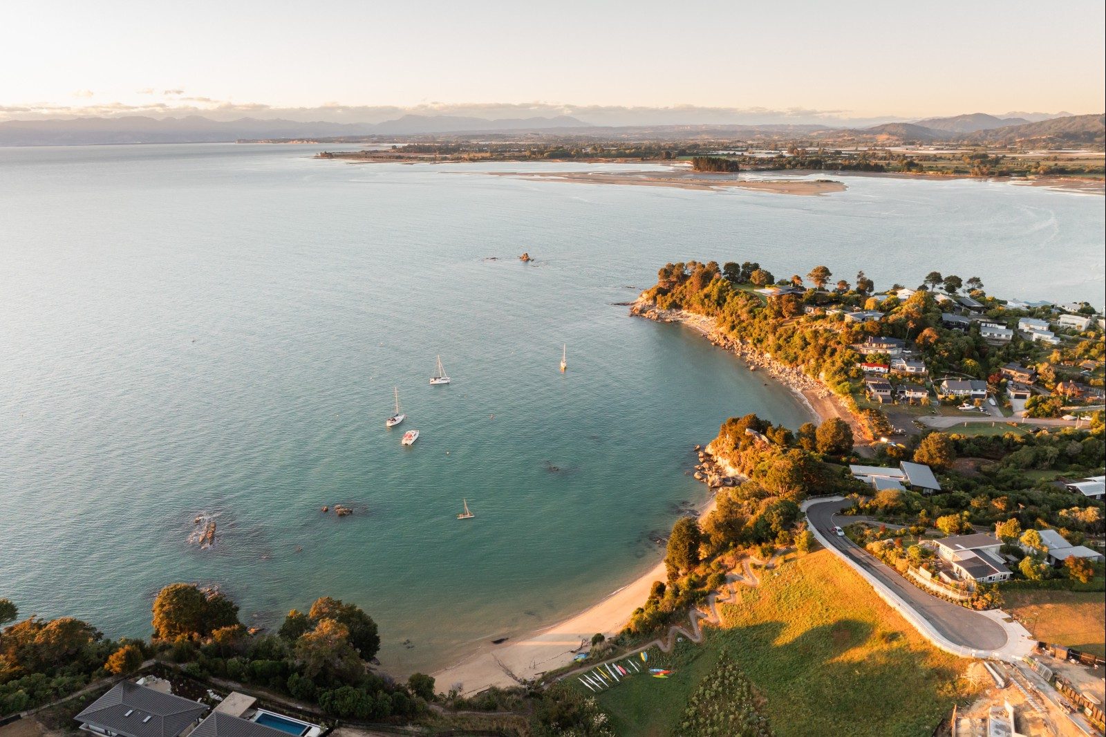 Award winning architecture in Kaiteriteri — slide 22
