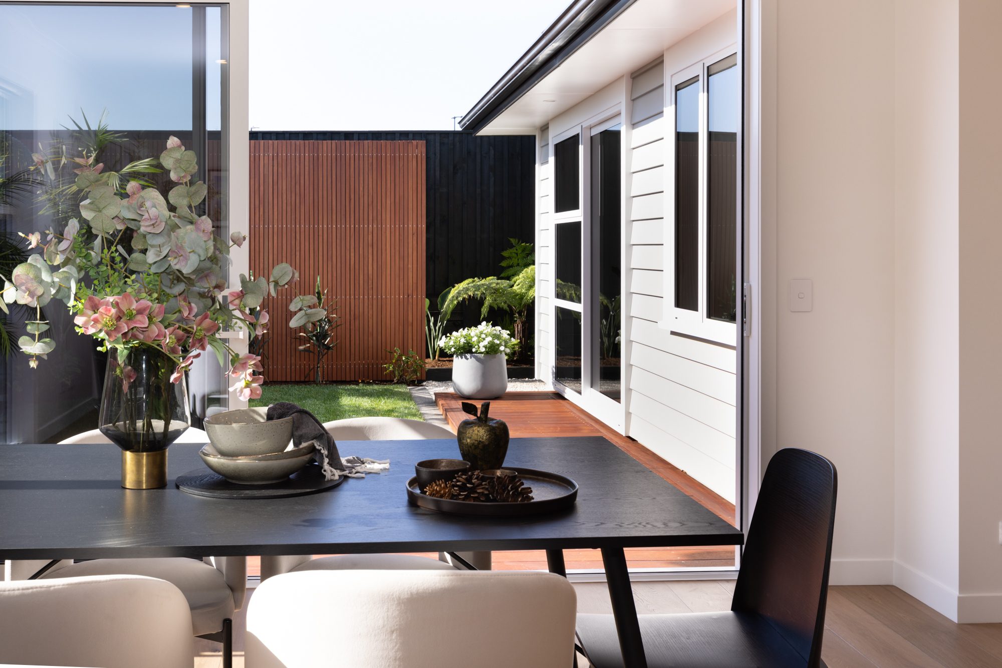 5 Bedroom Stunner with granny potential by SICATO — slide 10