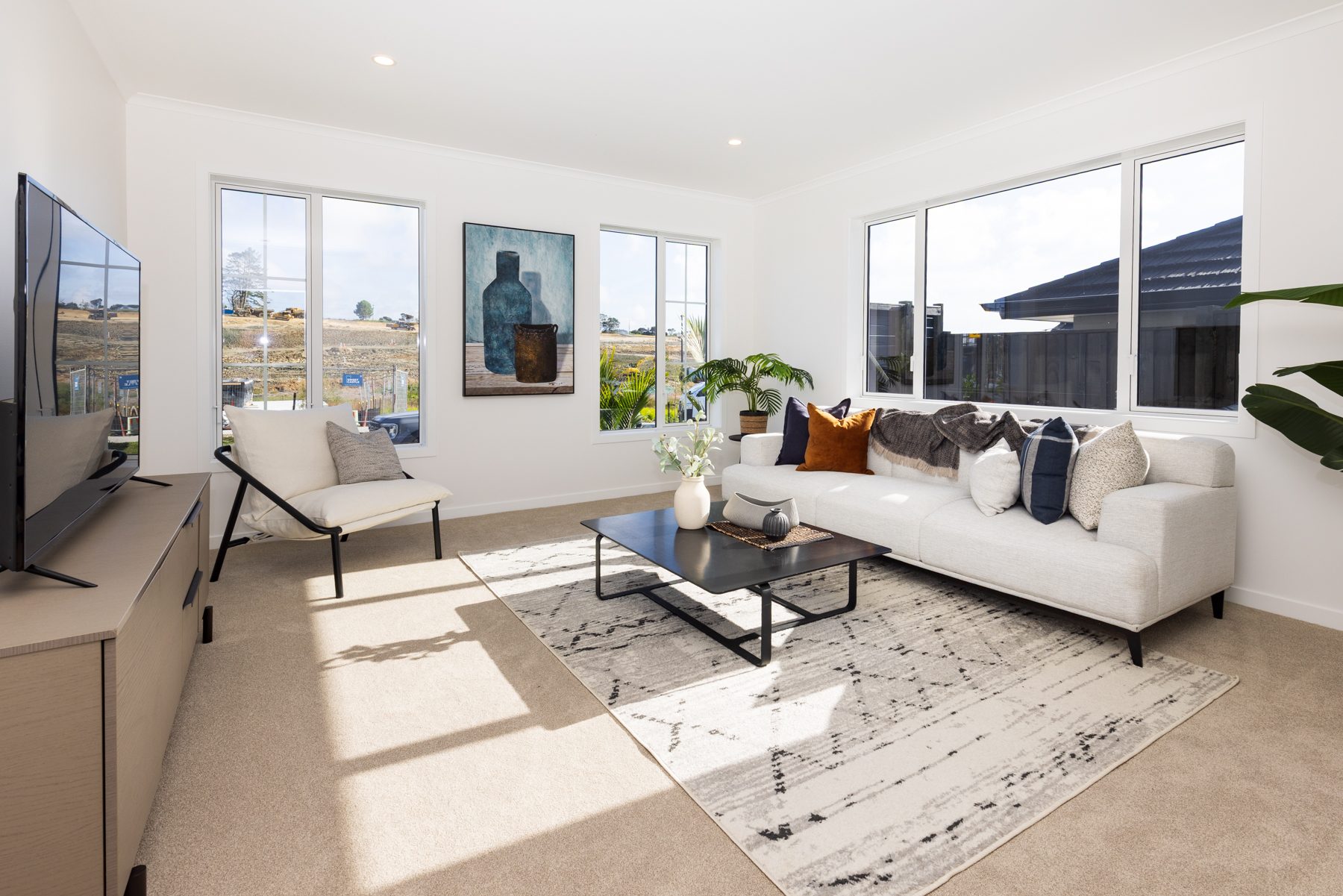 5 Bedroom Stunner with granny potential by SICATO — slide 11