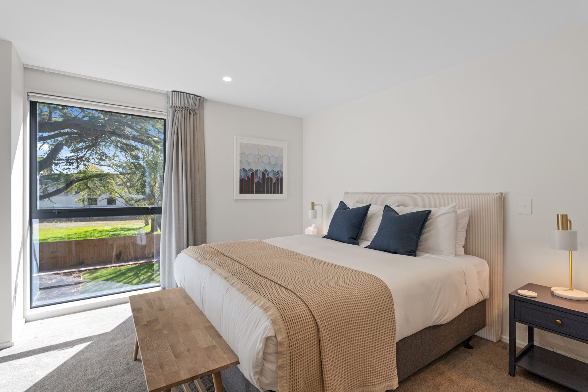 Modern Parkside Living, Effortless and Refined — slide 8