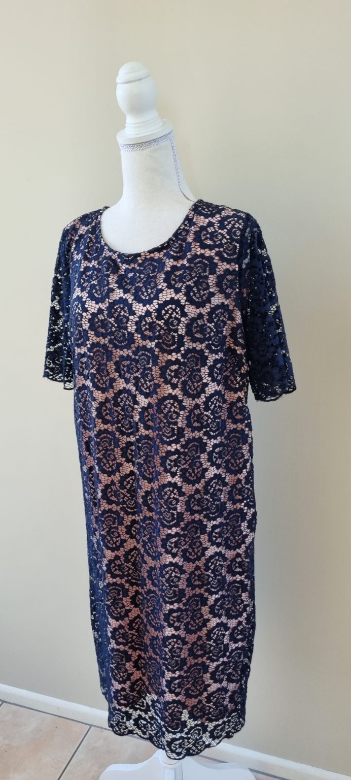 Vassalli Dress size 14, image 2