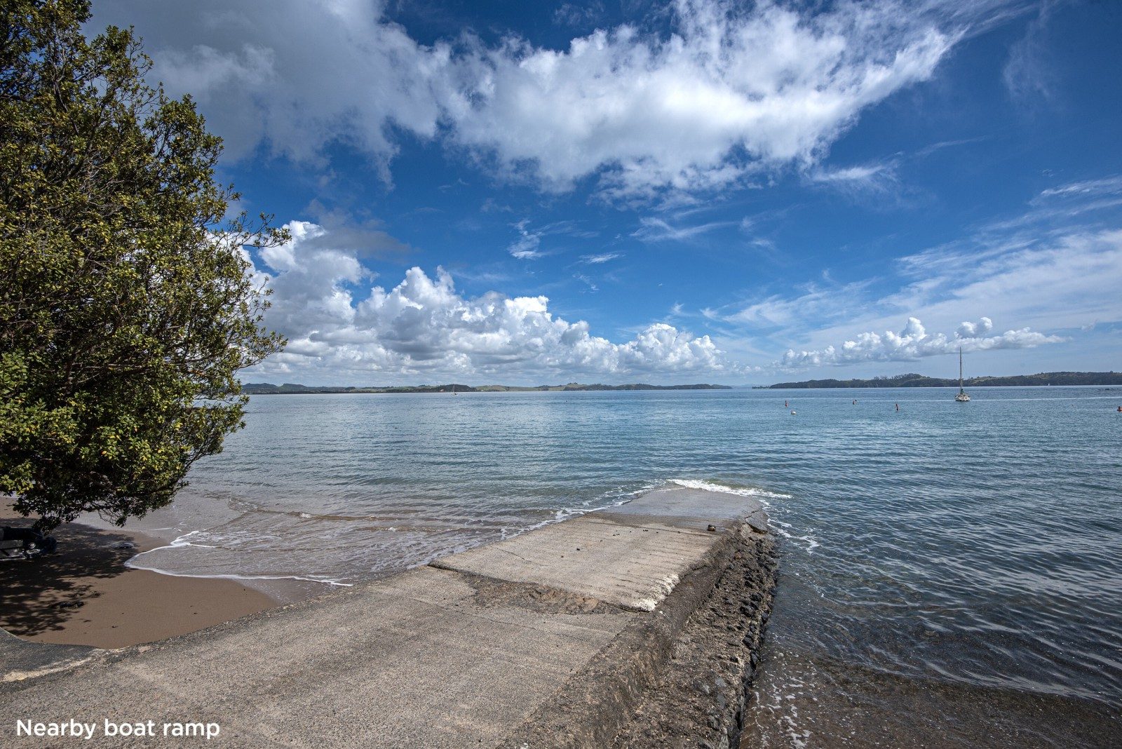 Stunning outlook - walk to the beach — slide 21