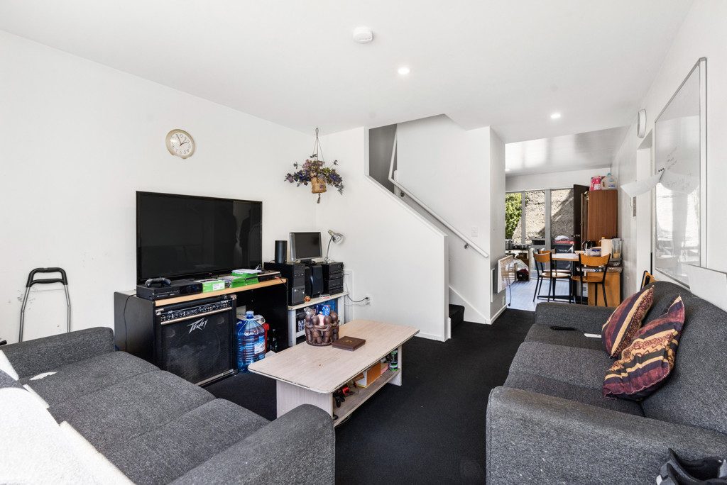 6 Bedrooms. Solid Construction. Smart Investment. — slide 5