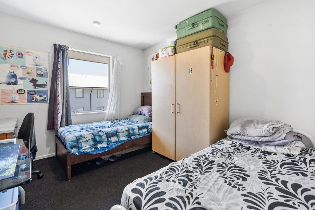 6 Bedrooms. Solid Construction. Smart Investment. — slide 8