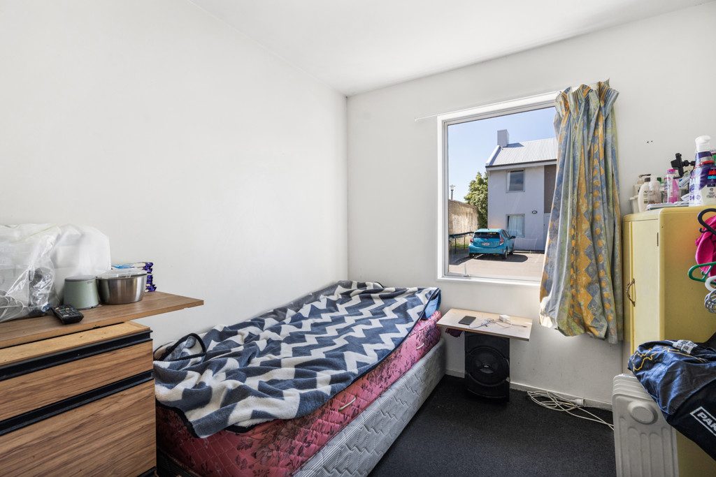 6 Bedrooms. Solid Construction. Smart Investment. — slide 9