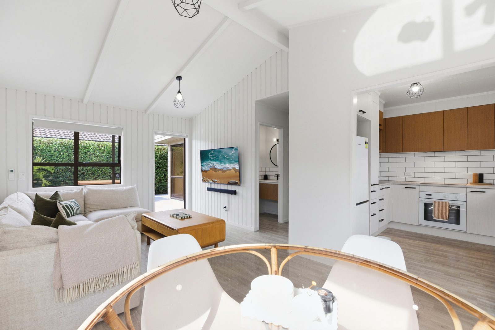 Bougie Life, Move-In Ready, Fuel-Smart Convenience — slide 2