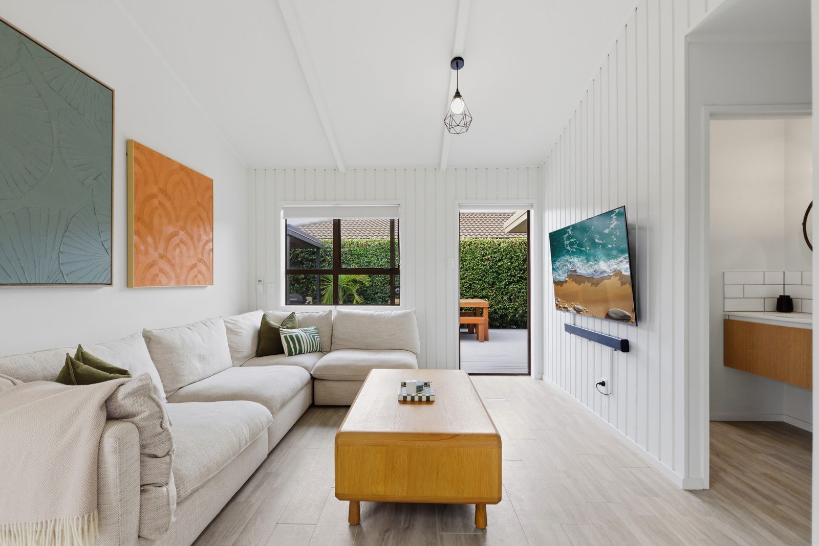Bougie Life, Move-In Ready, Fuel-Smart Convenience — slide 8