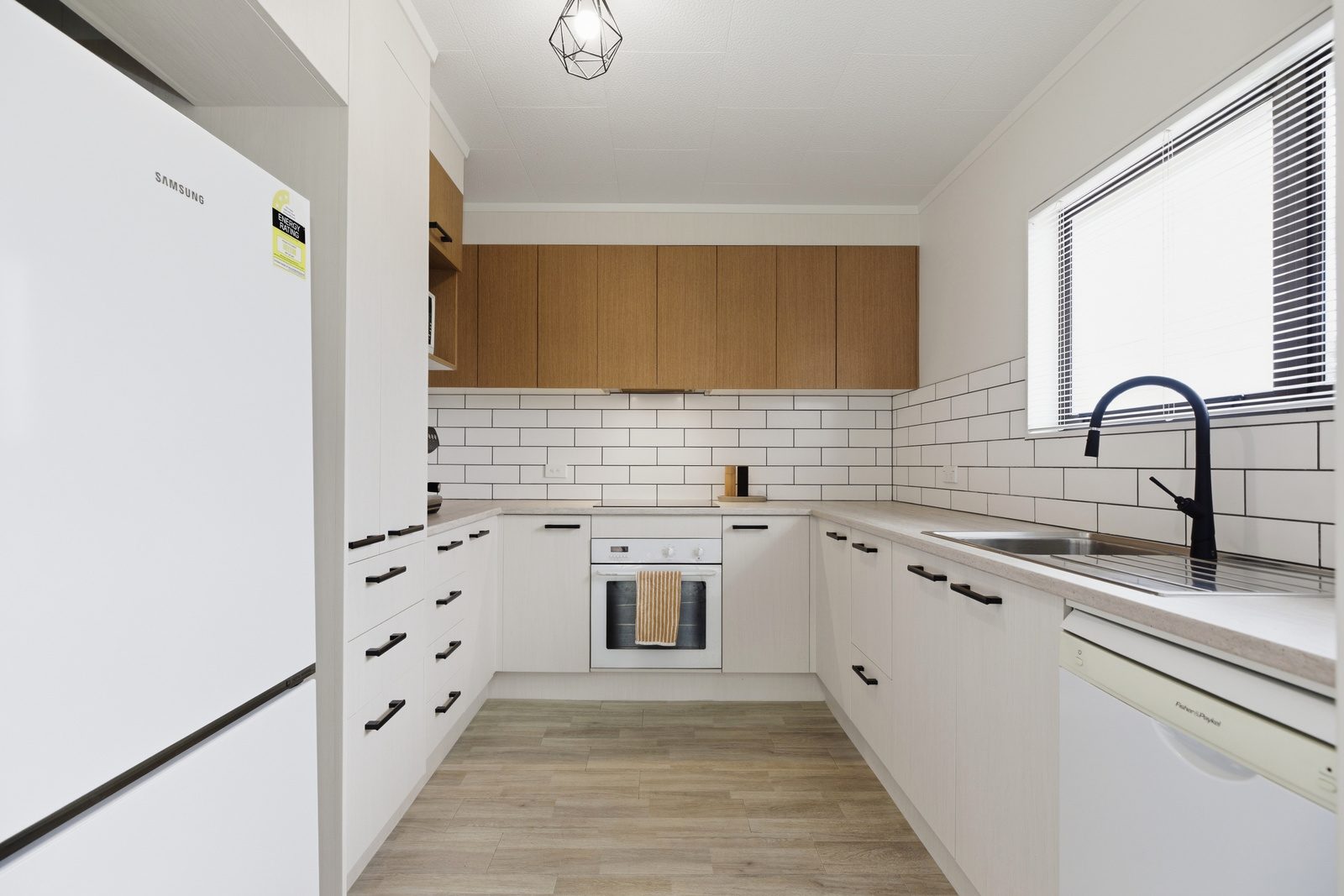 Bougie Life, Move-In Ready, Fuel-Smart Convenience — slide 9