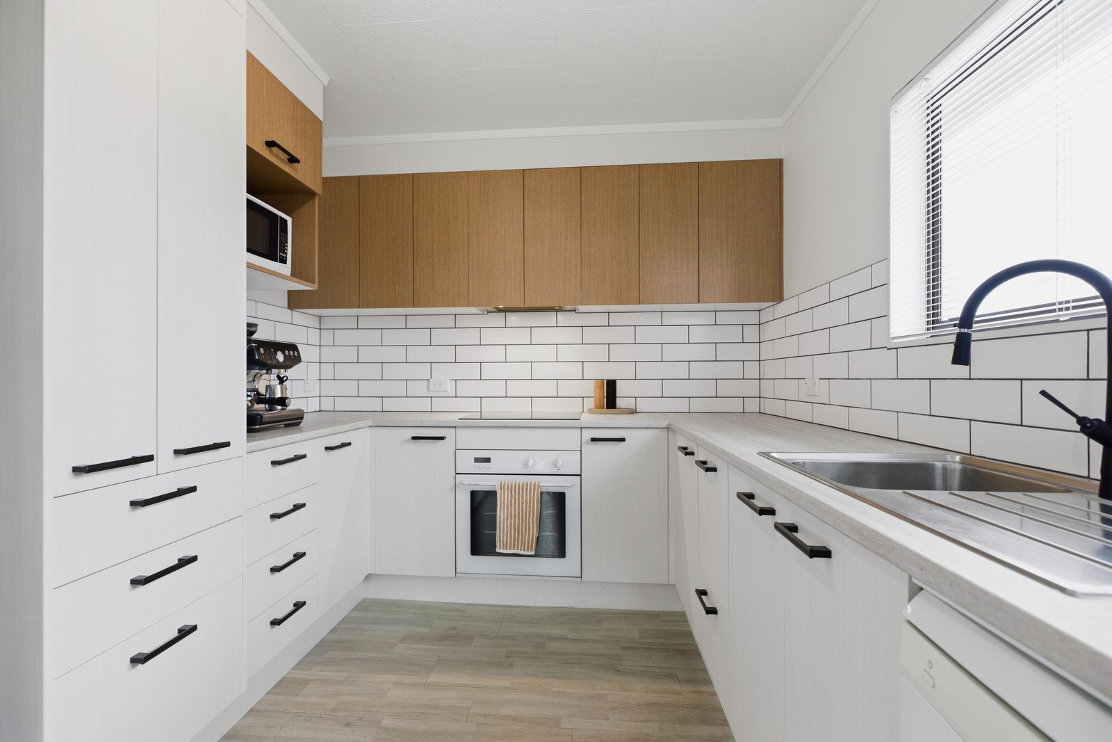 Bougie Life, Move-In Ready, Fuel-Smart Convenience — slide 3