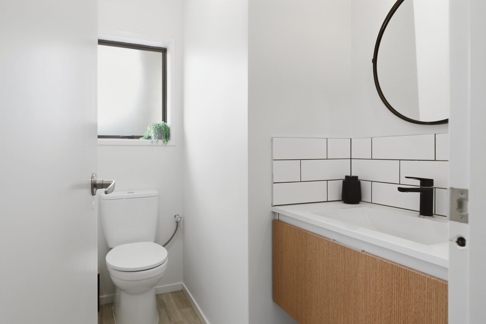 Bougie Life, Move-In Ready, Fuel-Smart Convenience — slide 22