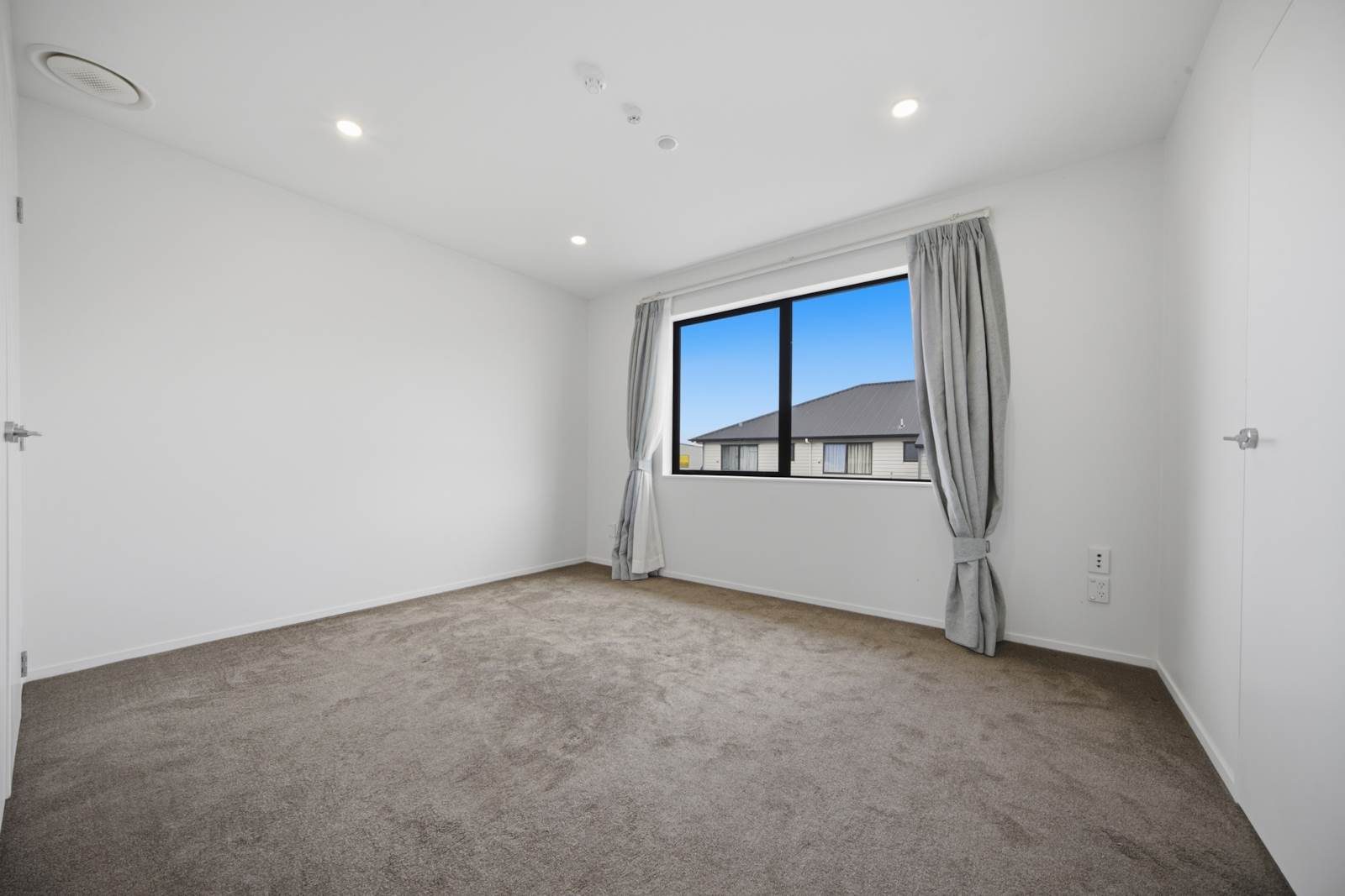 Affordable Modern Home in Rangitoto Zone — slide 9