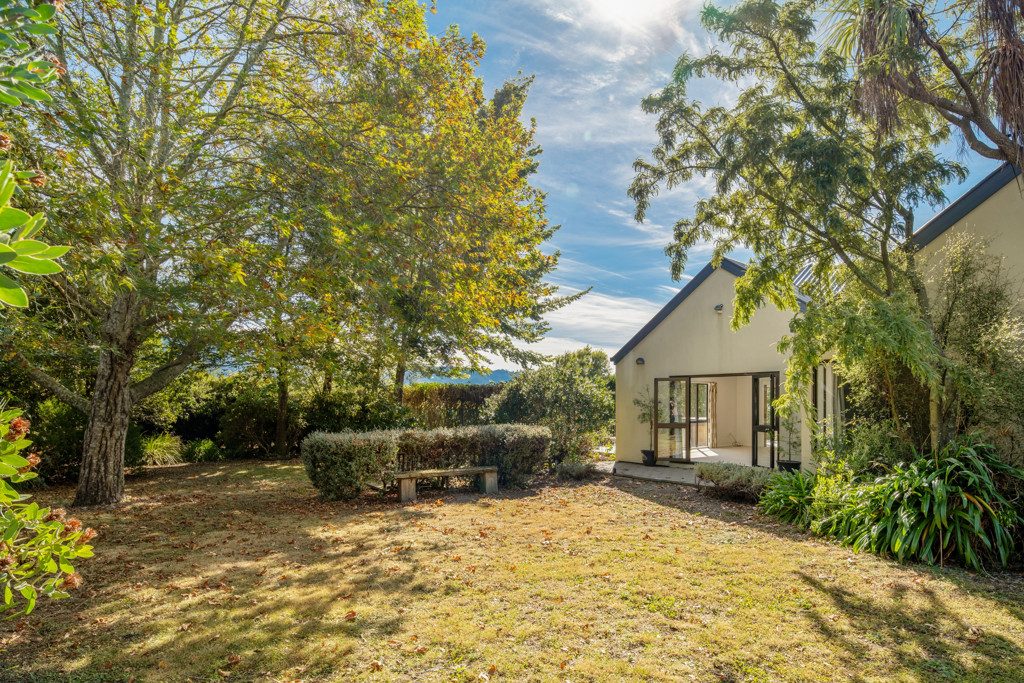 Family Home On 6750sqm With Income Bonus — slide 2