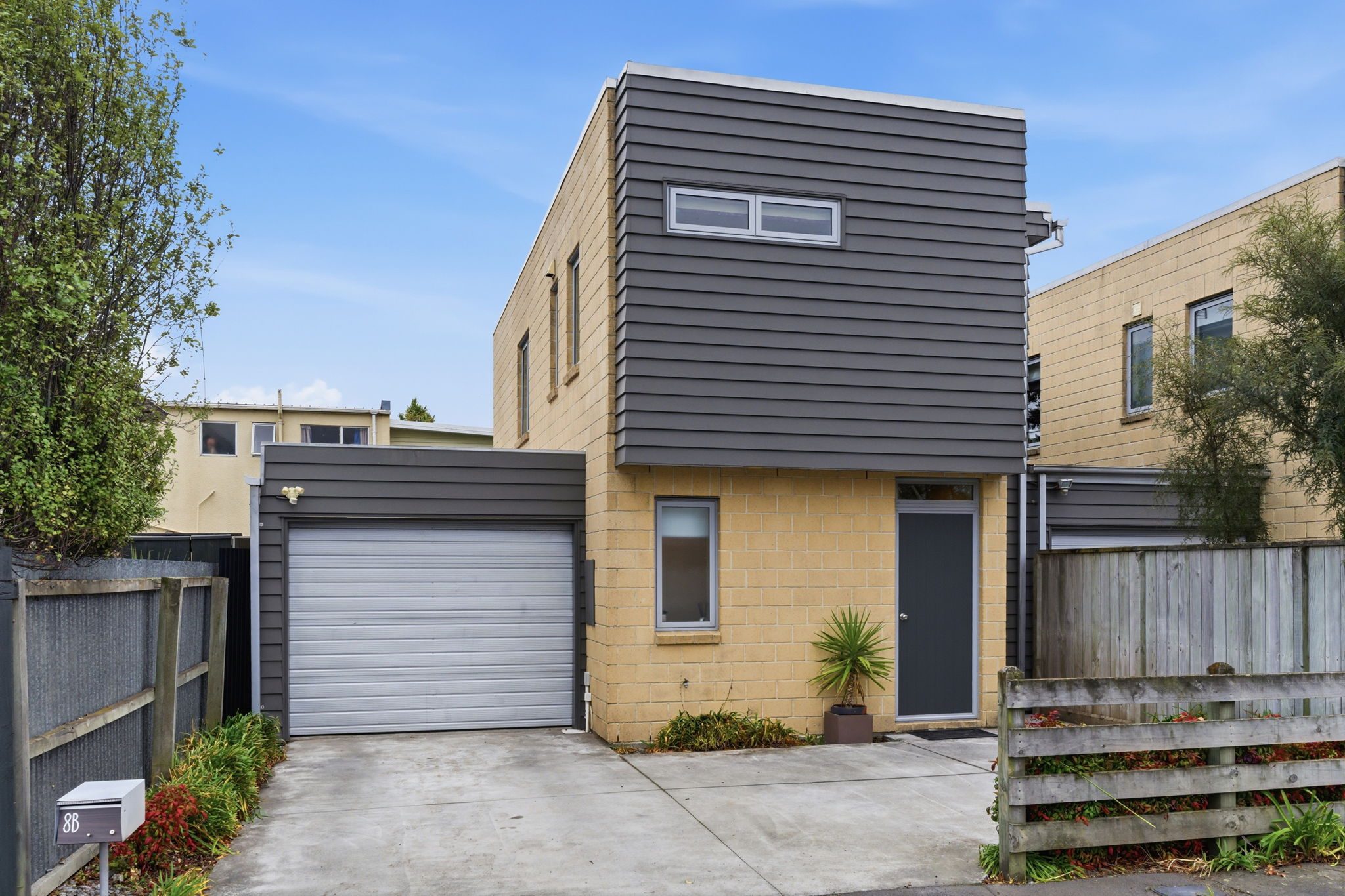 3 Bedrooms & Popular School Zones! — slide 19