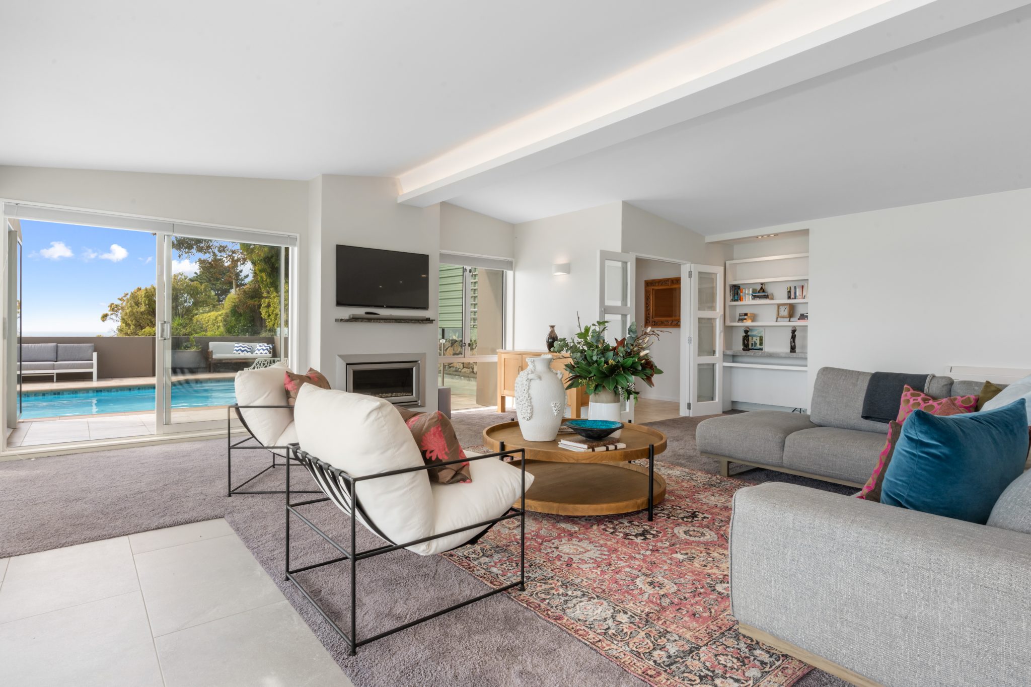 Coastal Luxury on a Grand Scale — slide 8
