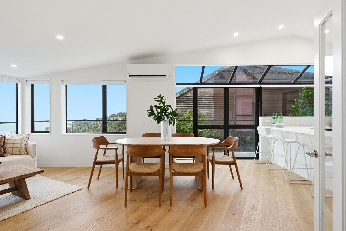 Mid Century Modern with Coastal Views — slide 4