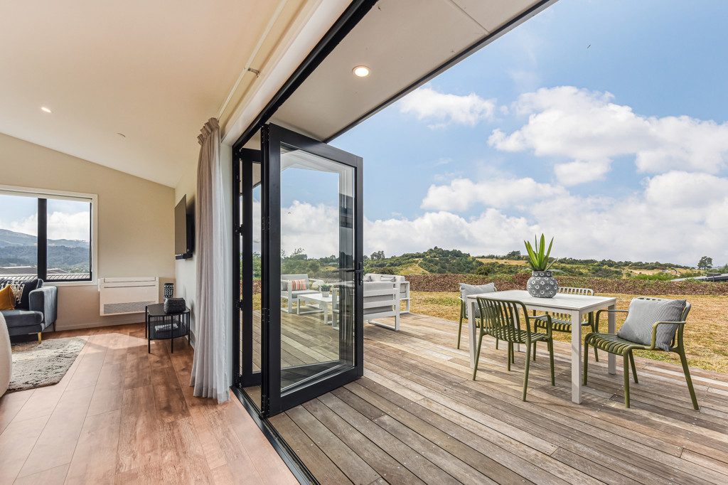 Peaceful Living with Stunning Views — slide 7