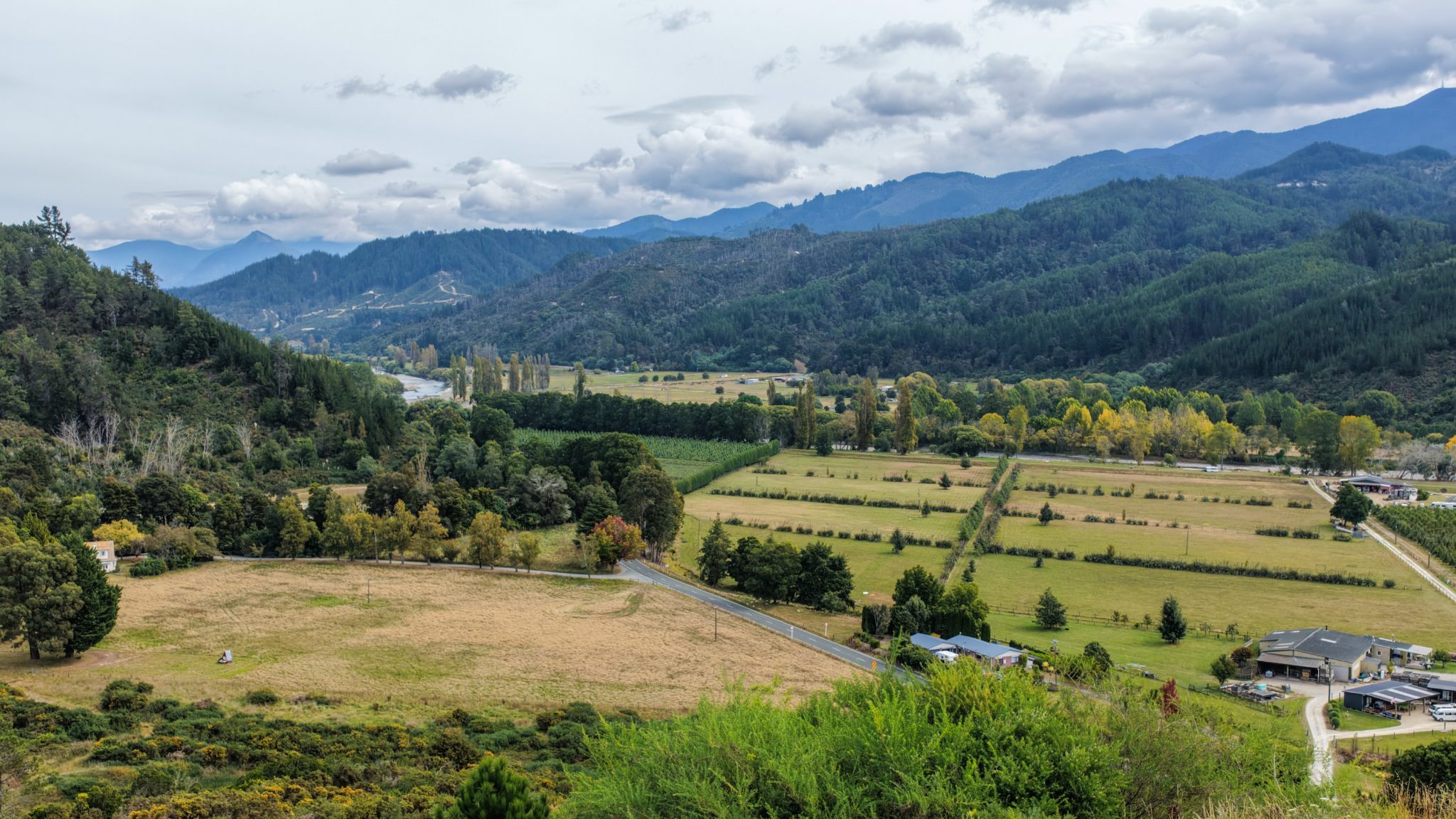Peaceful Living with Stunning Views — slide 24