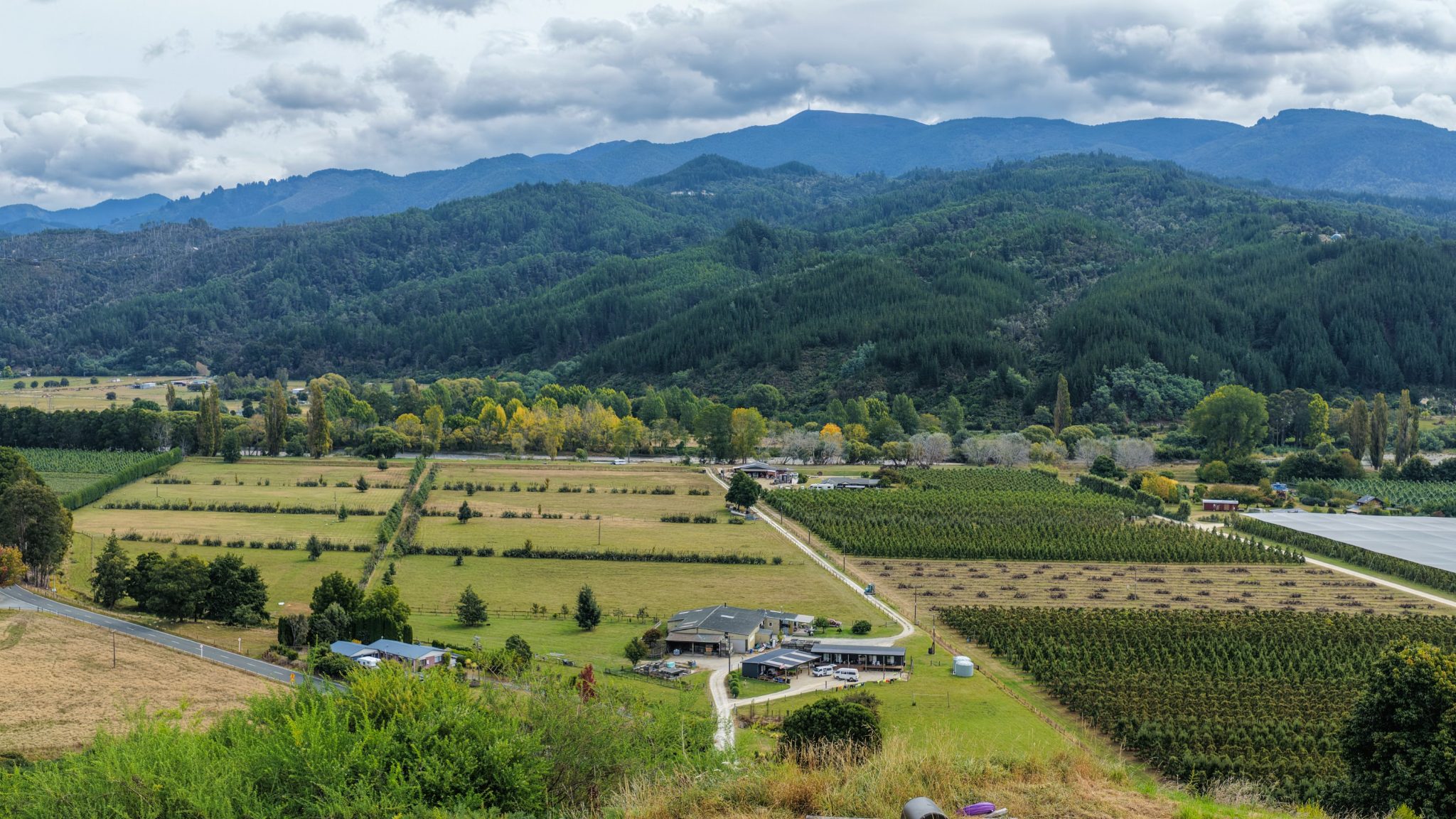 Peaceful Living with Stunning Views — slide 25