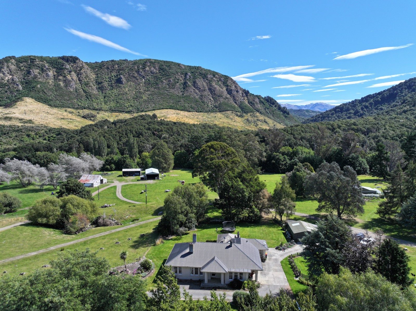 Blackmount Station — slide 2
