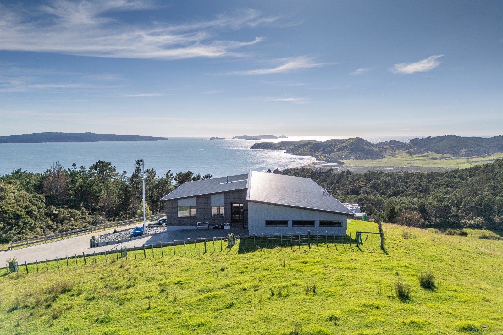 Elevated Coastal Entertainer with Stunning Views — slide 2