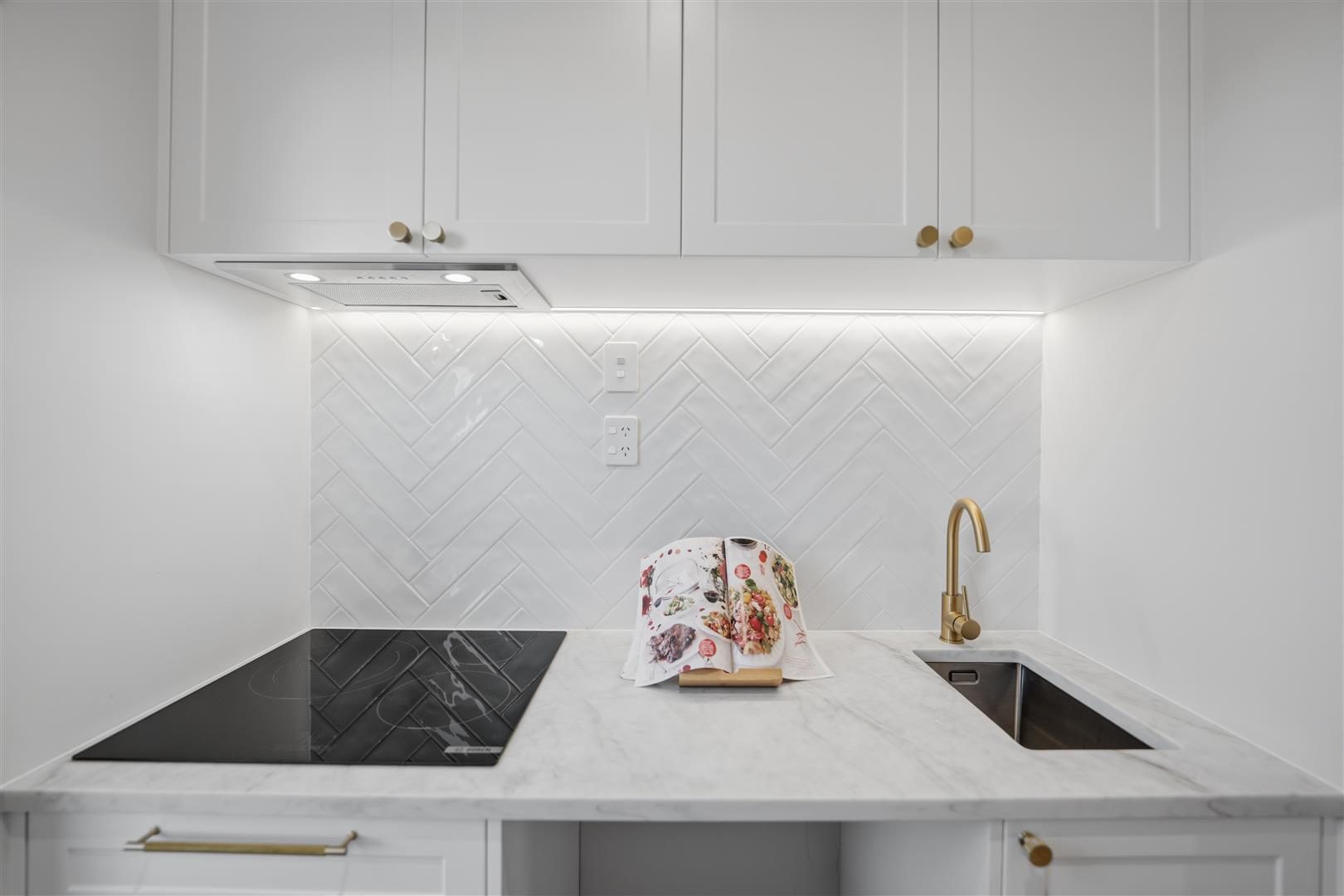SHOWCASING STYLE MASTERPIECE– 5 BEDROOMS LUXURY! — slide 13