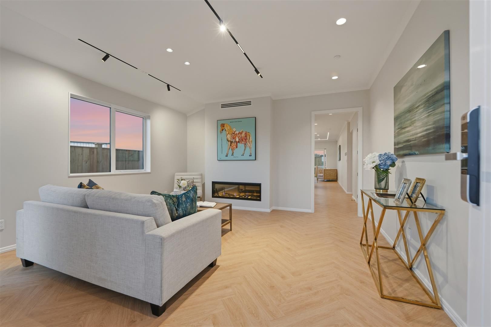 SHOWCASING STYLE MASTERPIECE– 5 BEDROOMS LUXURY! — slide 31