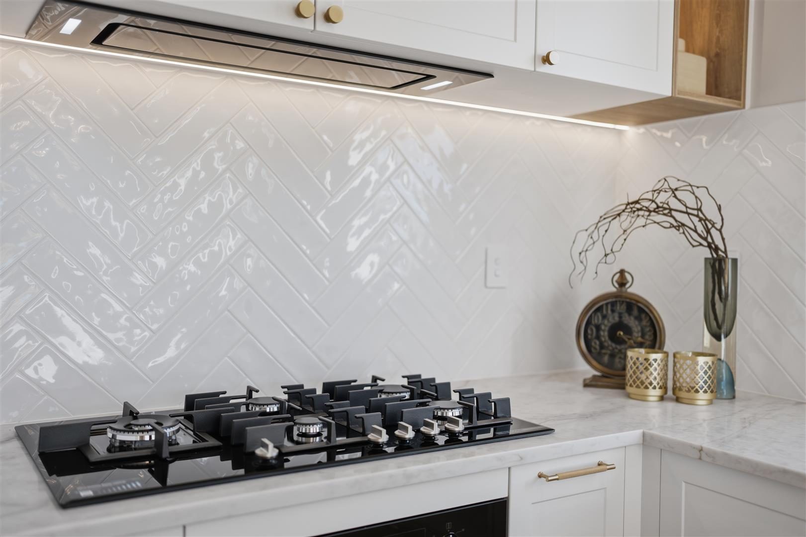 SHOWCASING STYLE MASTERPIECE– 5 BEDROOMS LUXURY! — slide 35