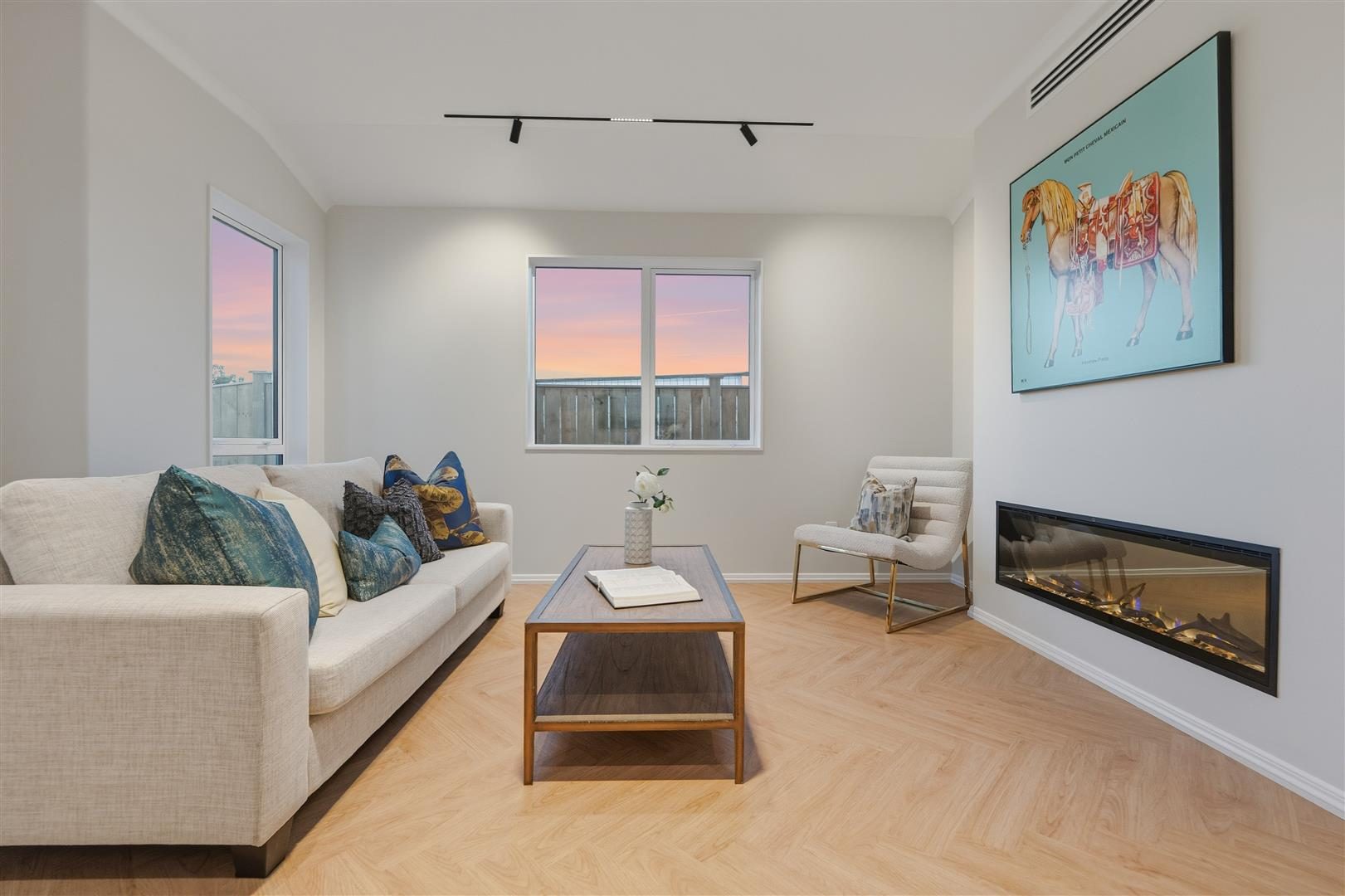 SHOWCASING STYLE MASTERPIECE– 5 BEDROOMS LUXURY! — slide 14