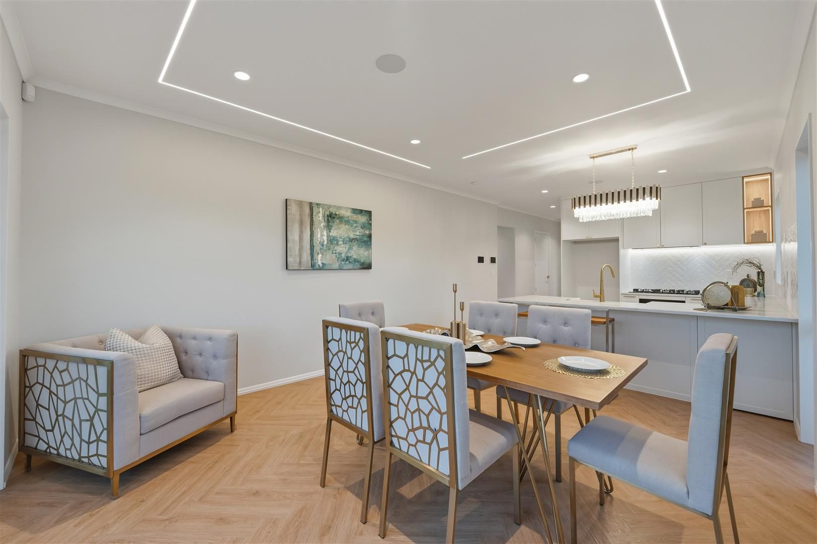 SHOWCASING STYLE MASTERPIECE– 5 BEDROOMS LUXURY! — slide 29