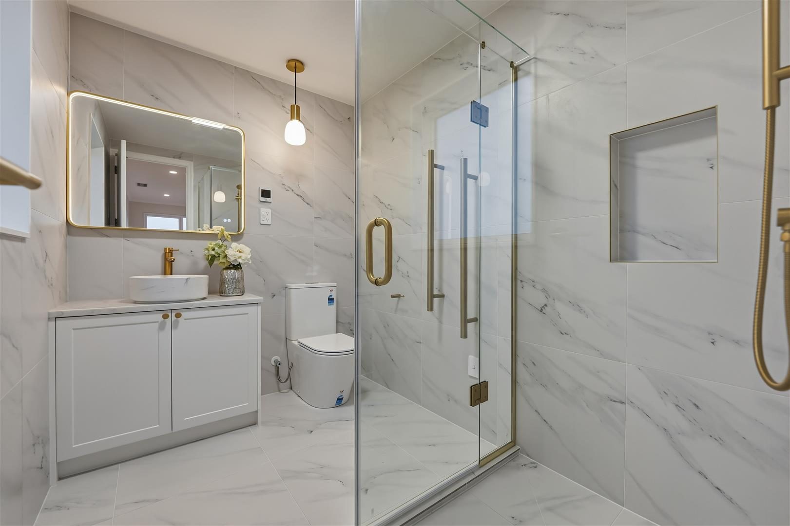 SHOWCASING STYLE MASTERPIECE– 5 BEDROOMS LUXURY! — slide 23