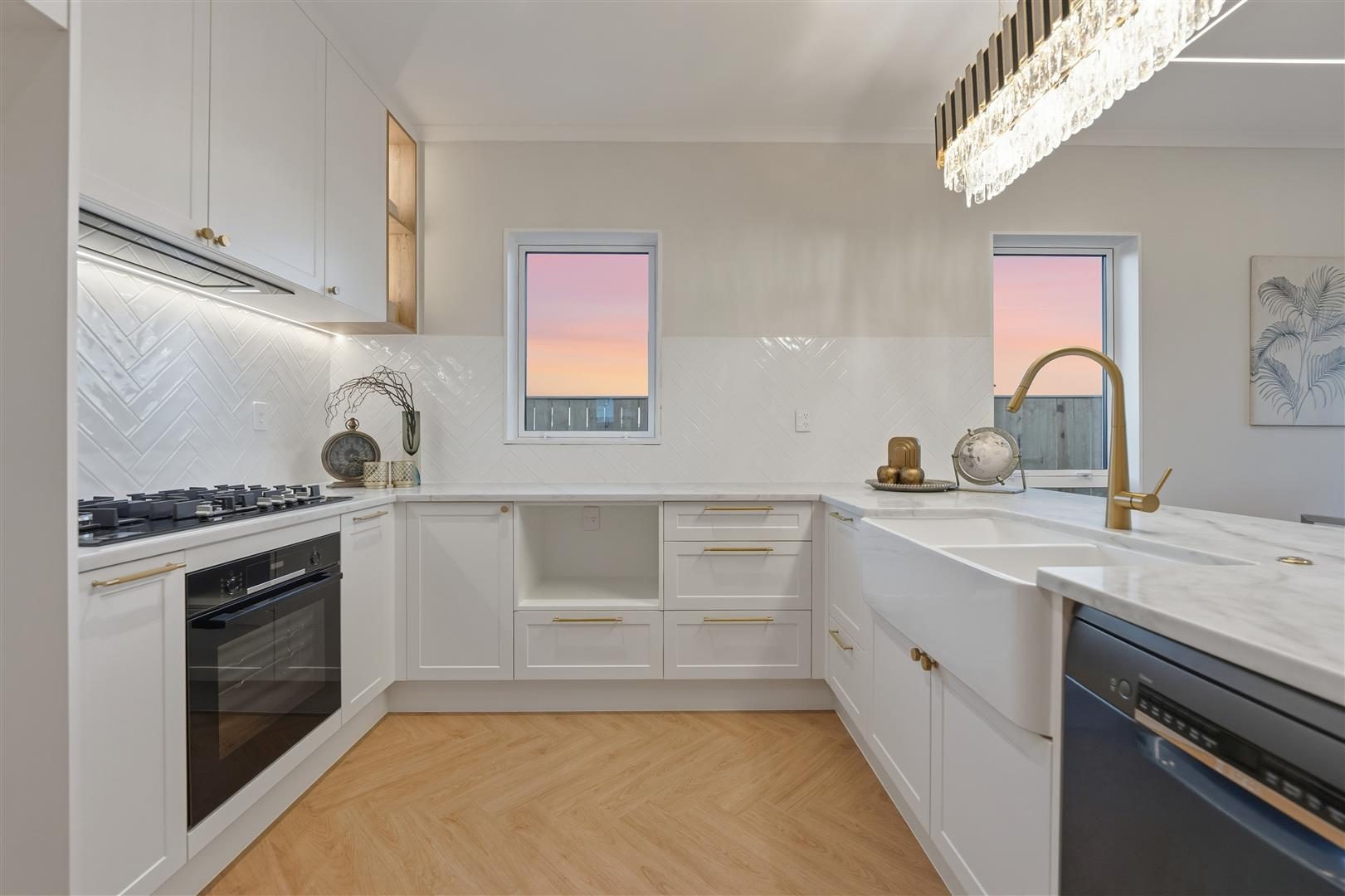 SHOWCASING STYLE MASTERPIECE– 5 BEDROOMS LUXURY! — slide 12