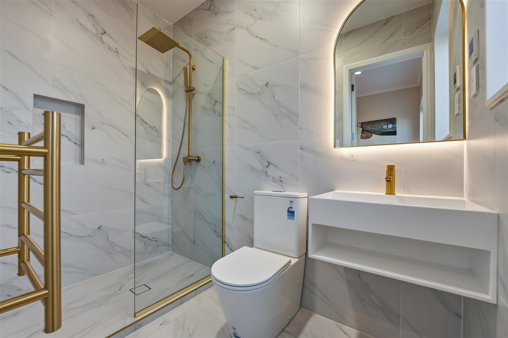 SHOWCASING STYLE MASTERPIECE– 5 BEDROOMS LUXURY! — slide 24