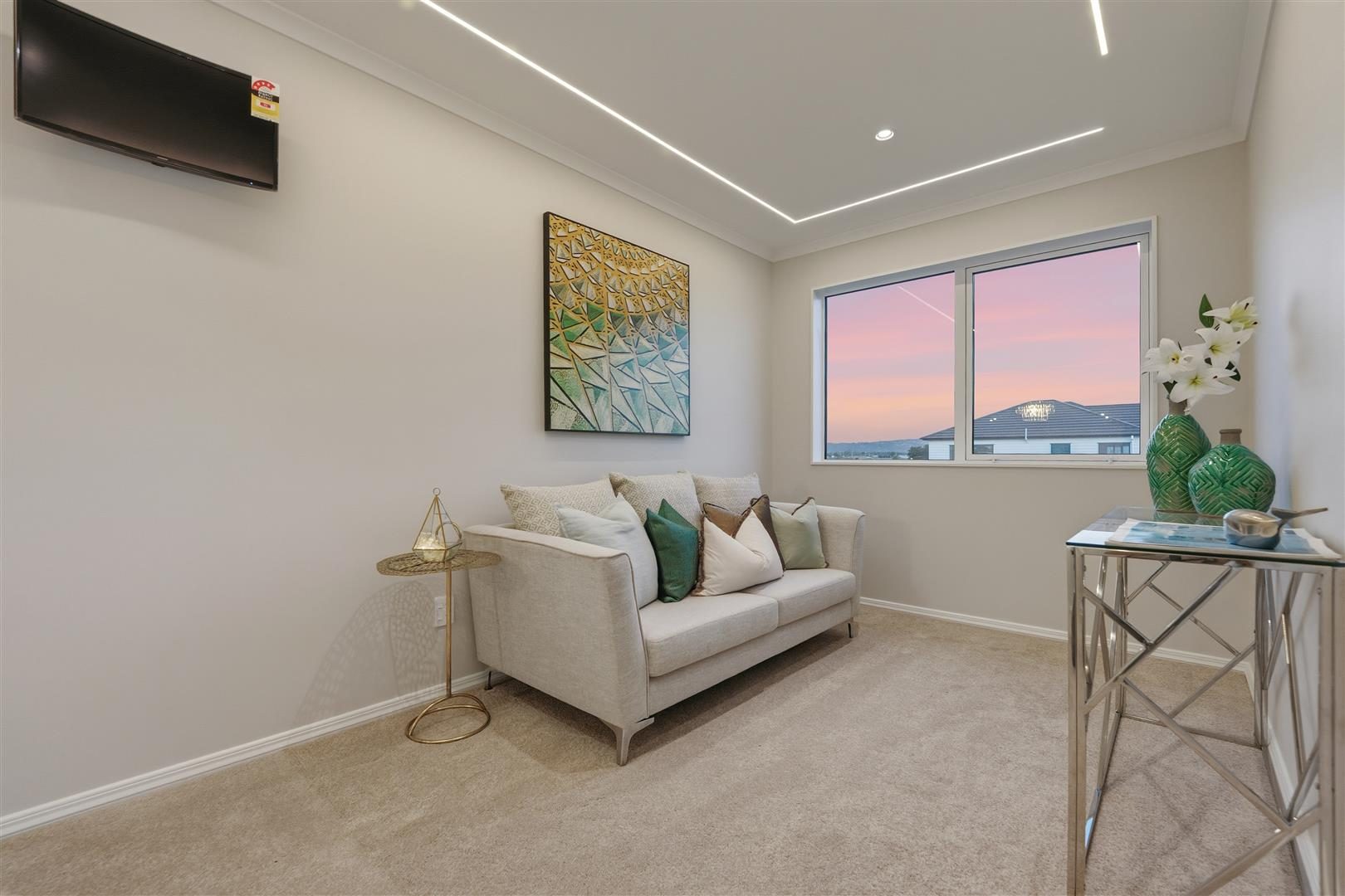 SHOWCASING STYLE MASTERPIECE– 5 BEDROOMS LUXURY! — slide 33
