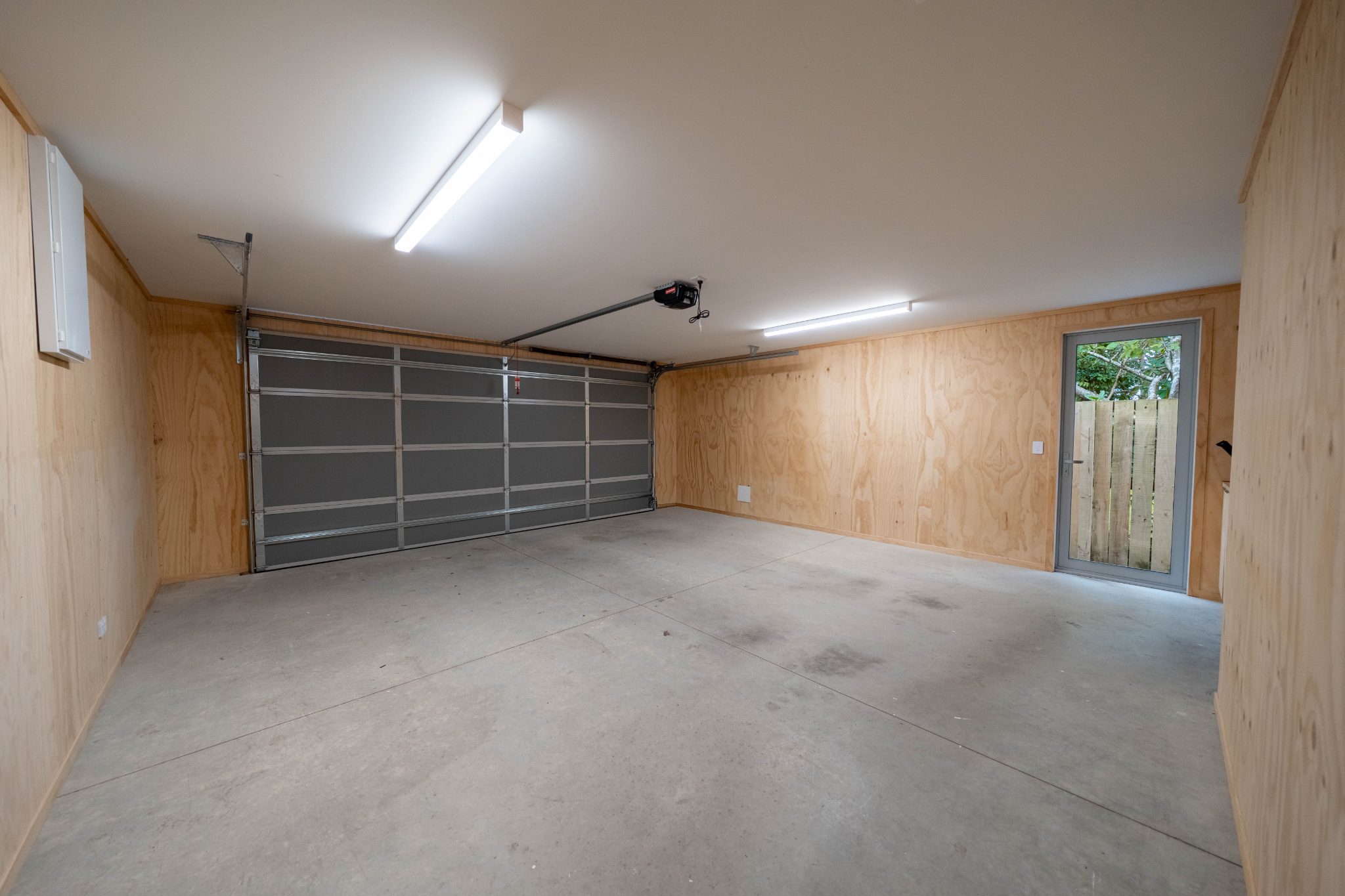 Stylish New Build Ready to Enjoy — slide 26