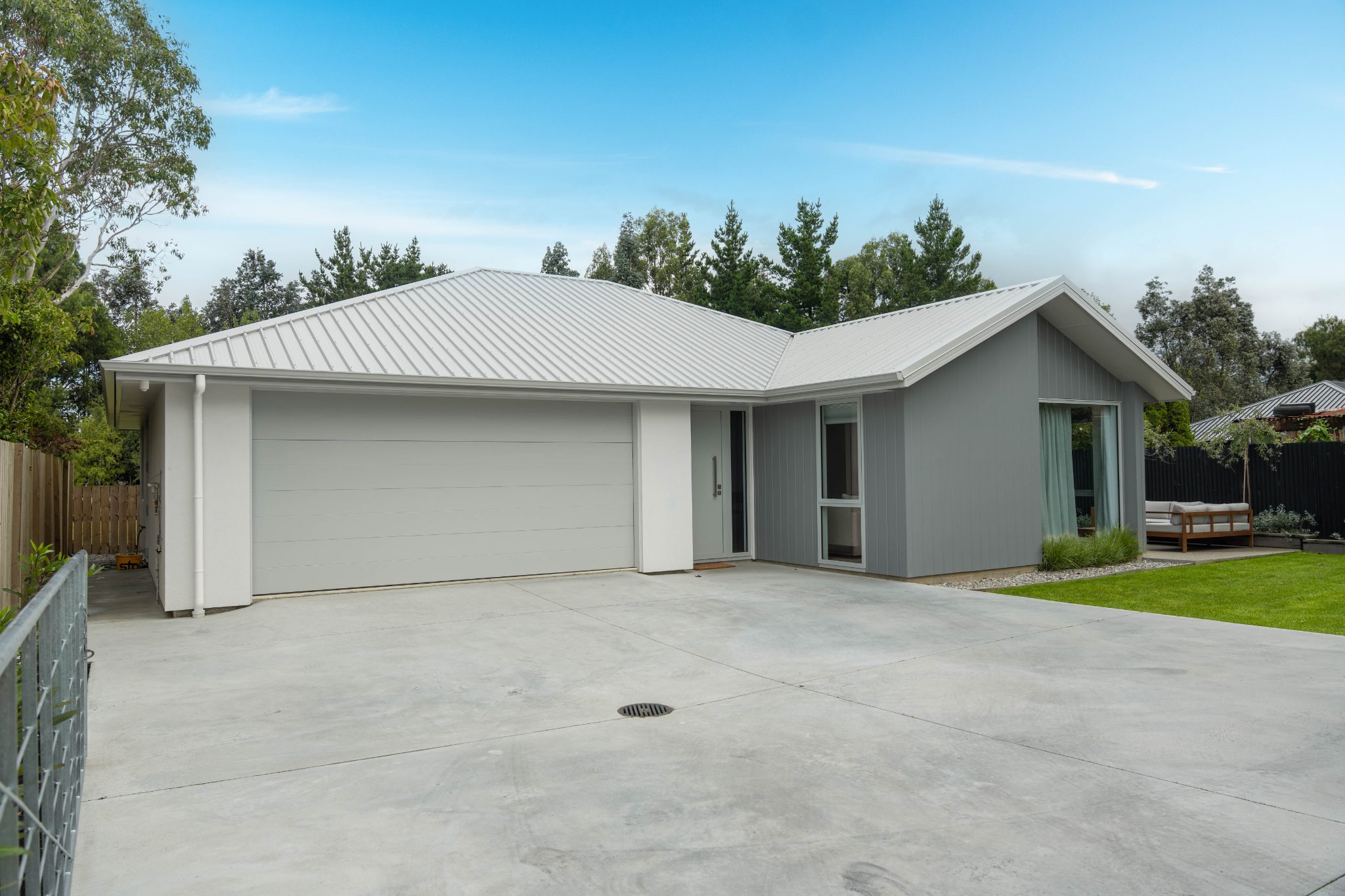 Stylish New Build Ready to Enjoy — slide 28