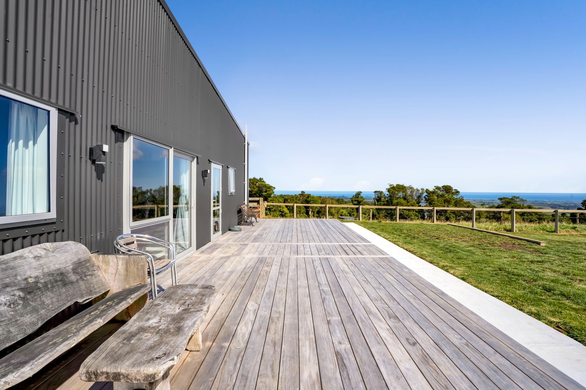 Lifestyle Escape with Epic Views — slide 10