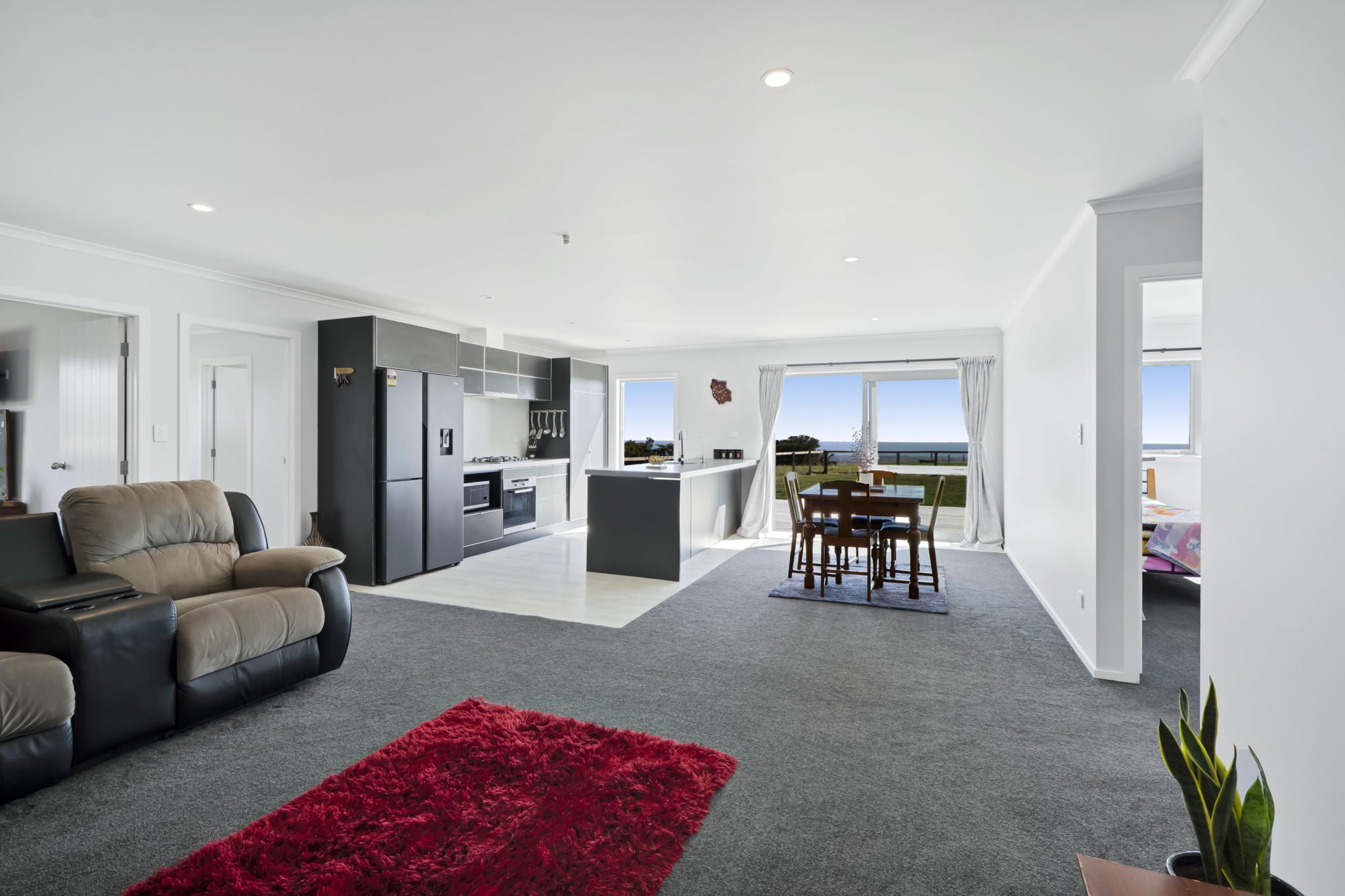 Lifestyle Escape with Epic Views — slide 13