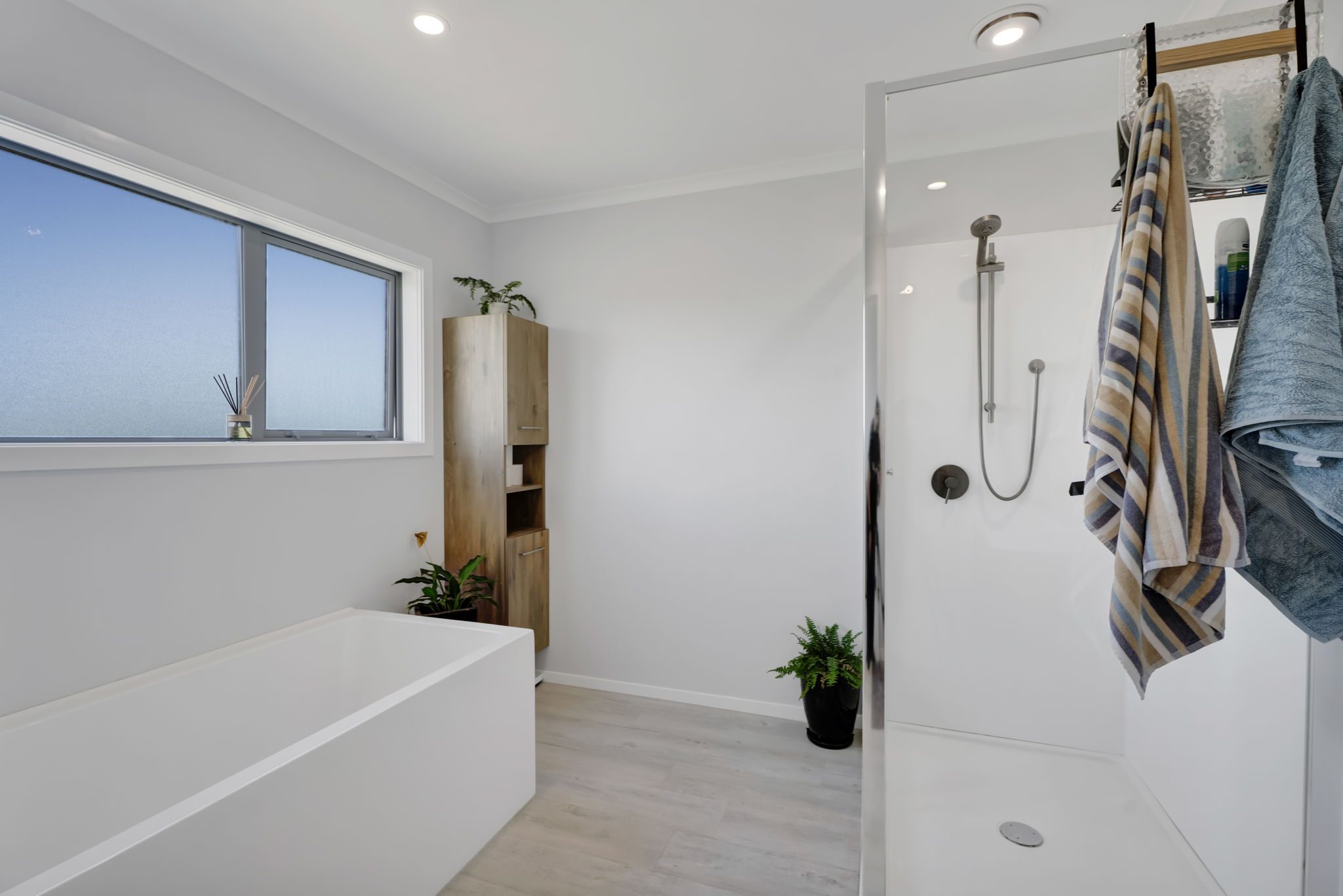 Lifestyle Escape with Epic Views — slide 19