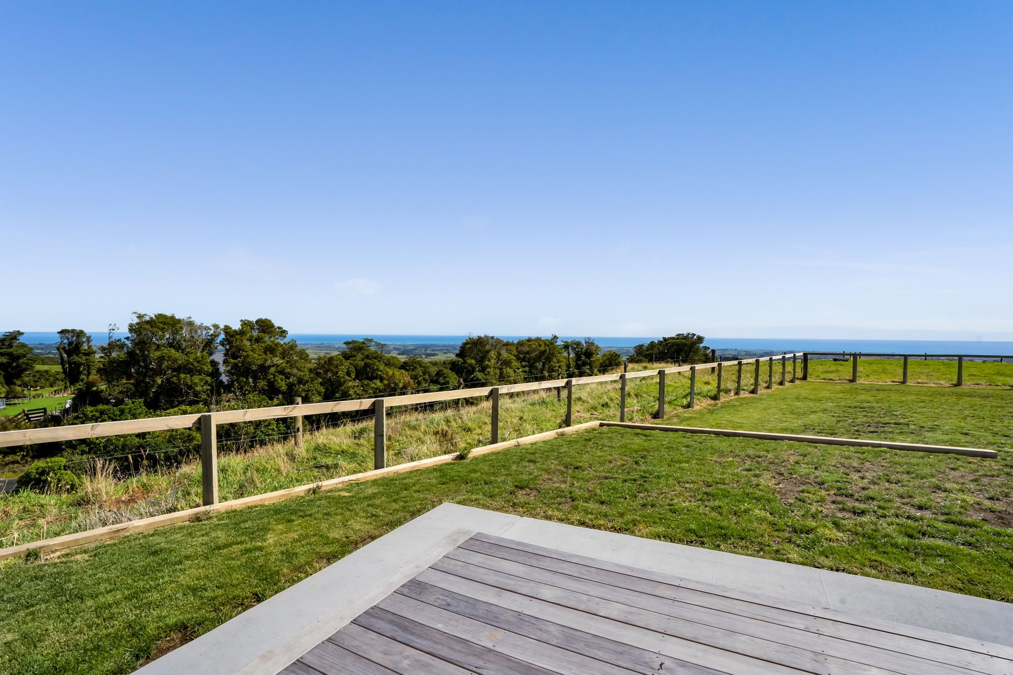 Lifestyle Escape with Epic Views — slide 22